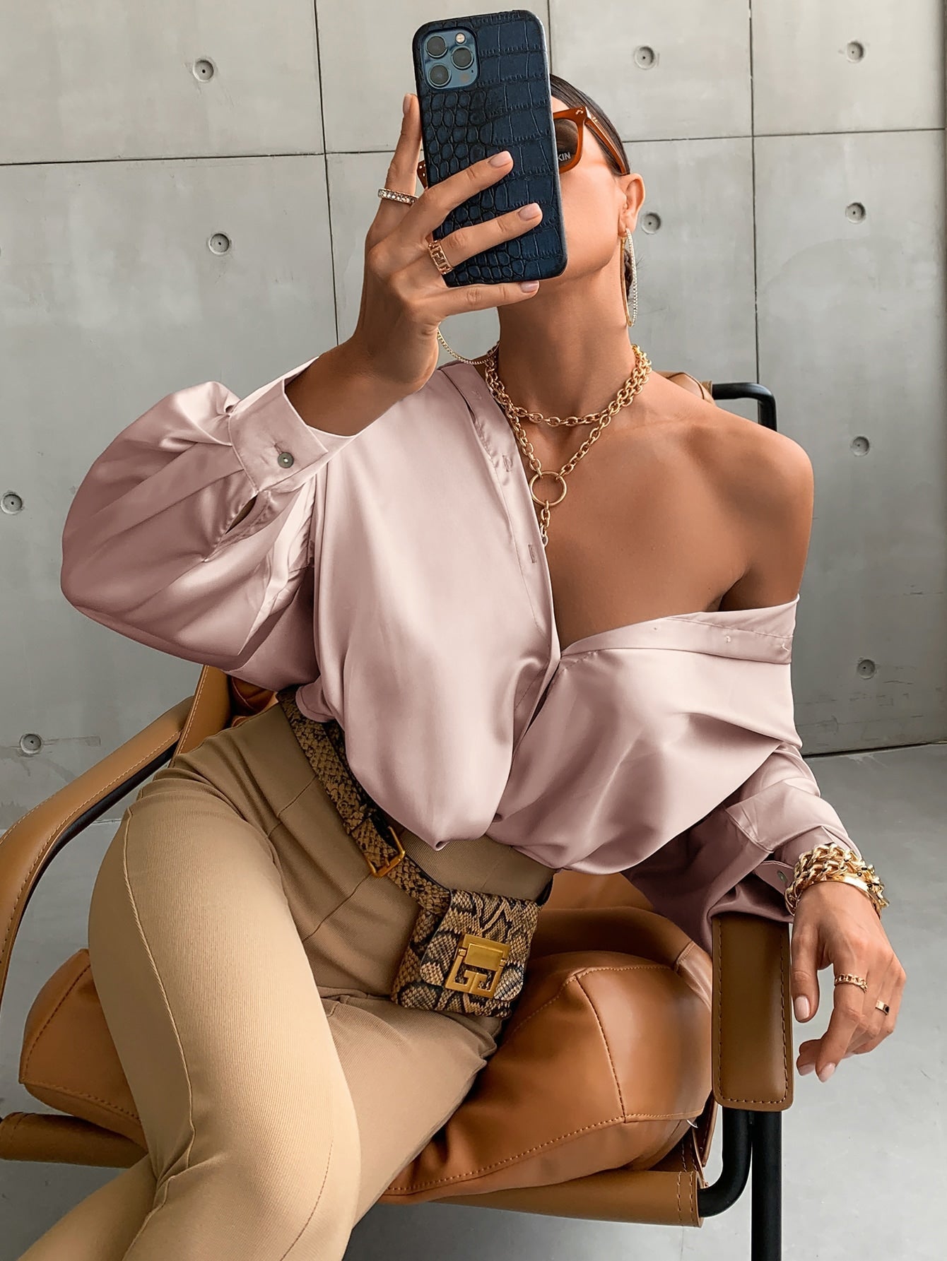 Shirt mit Bischofärmeln, Knopf