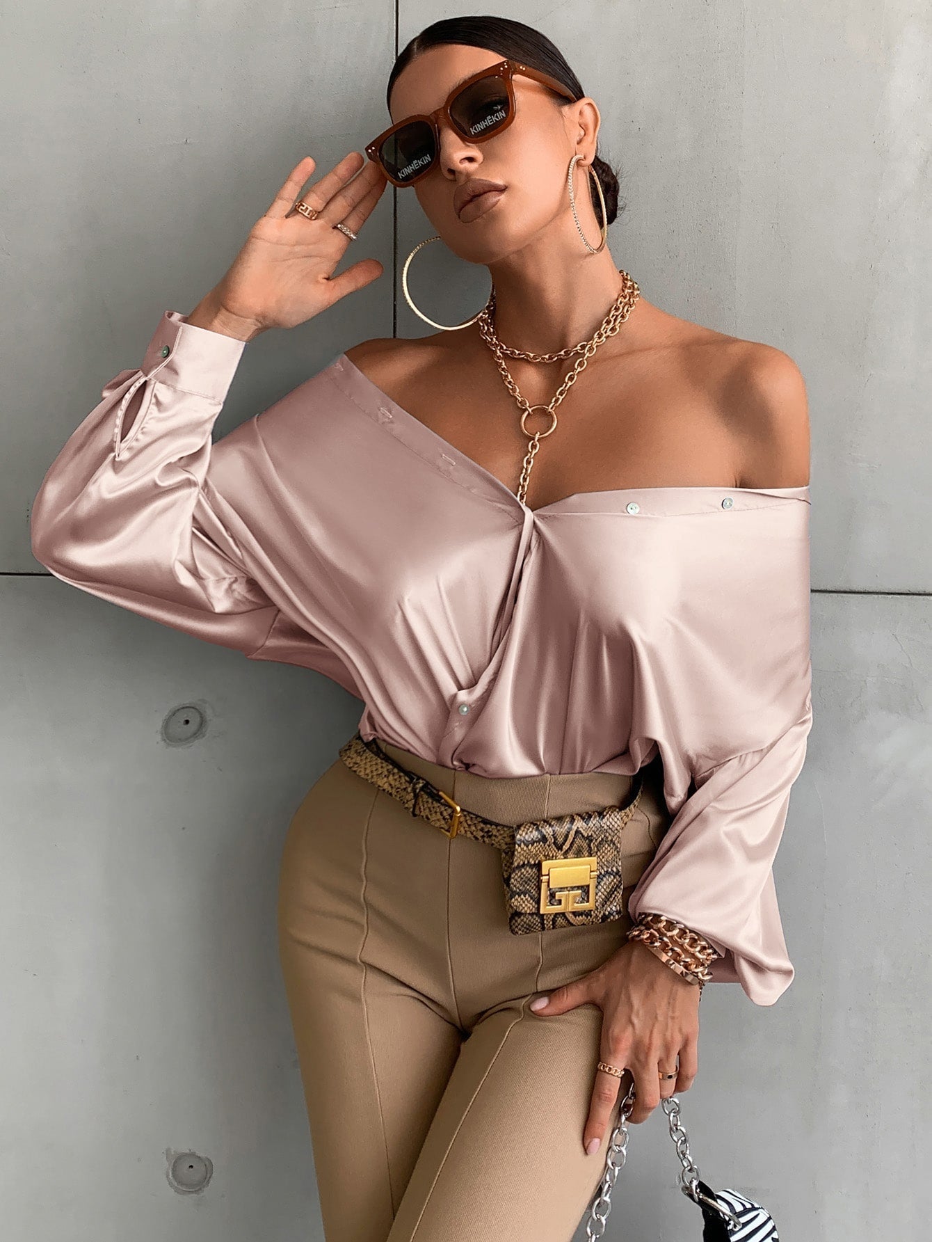 Shirt mit Bischofärmeln, Knopf