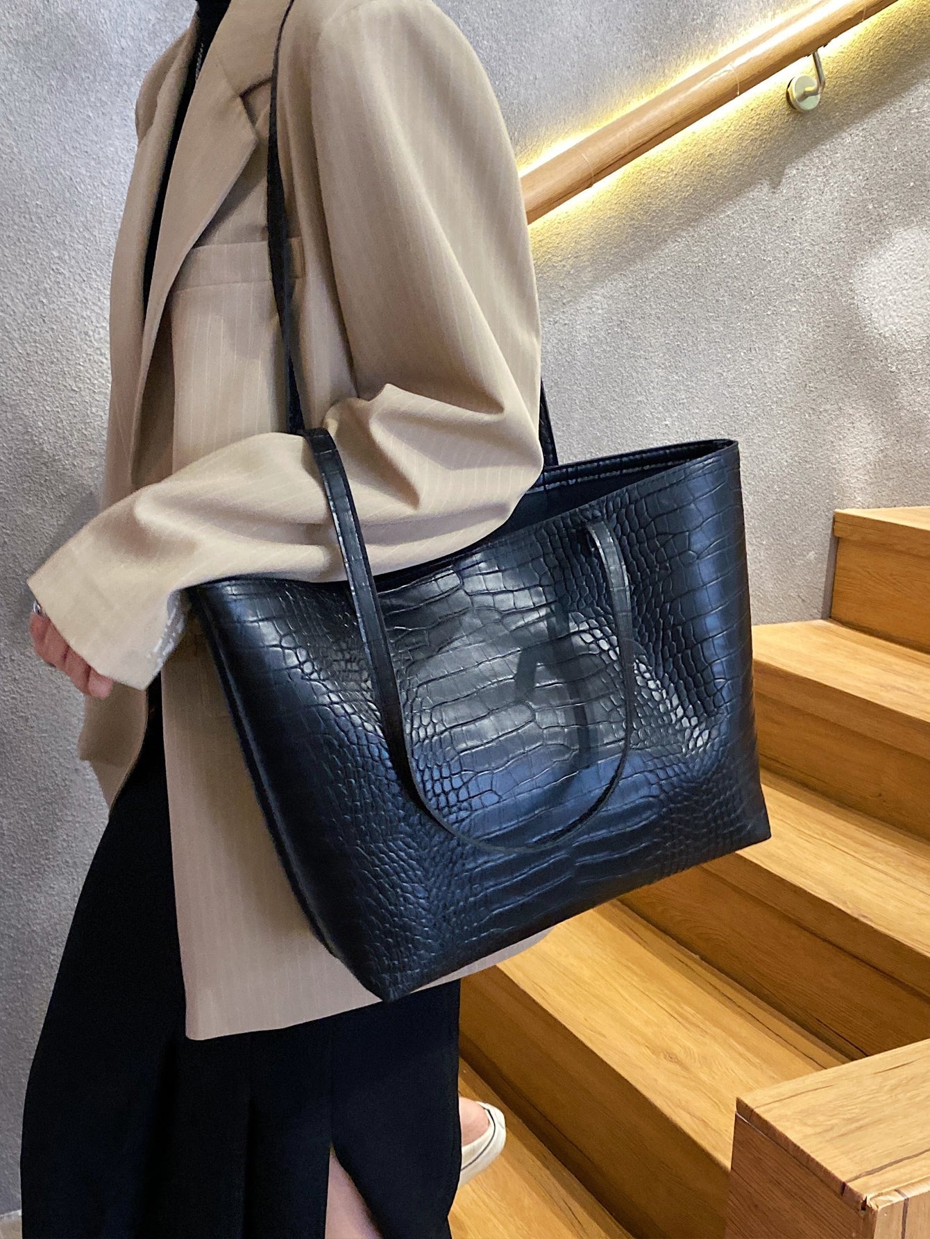 Tragetasche mit Krokodil Prägung, großer Kapazität