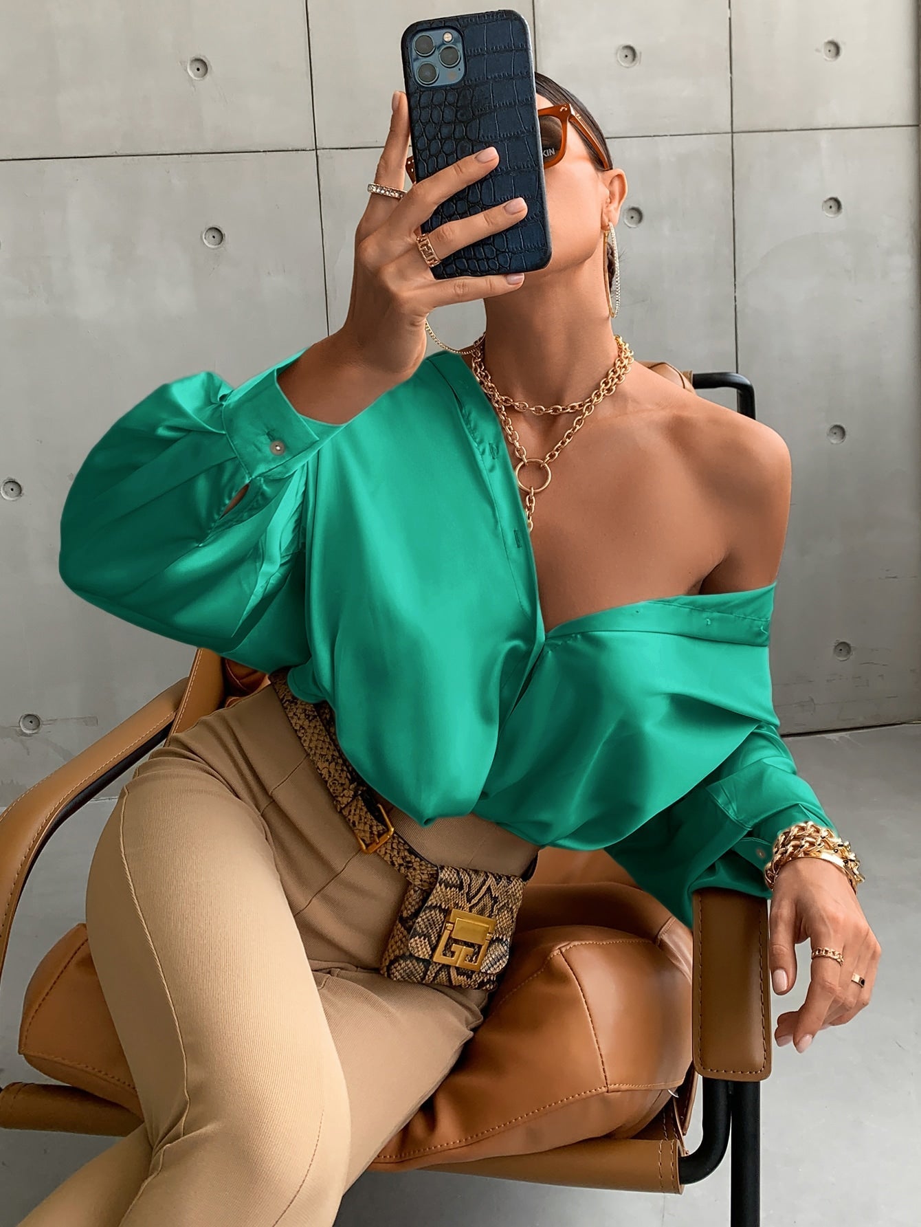 Shirt mit Bischofärmeln, Knopf