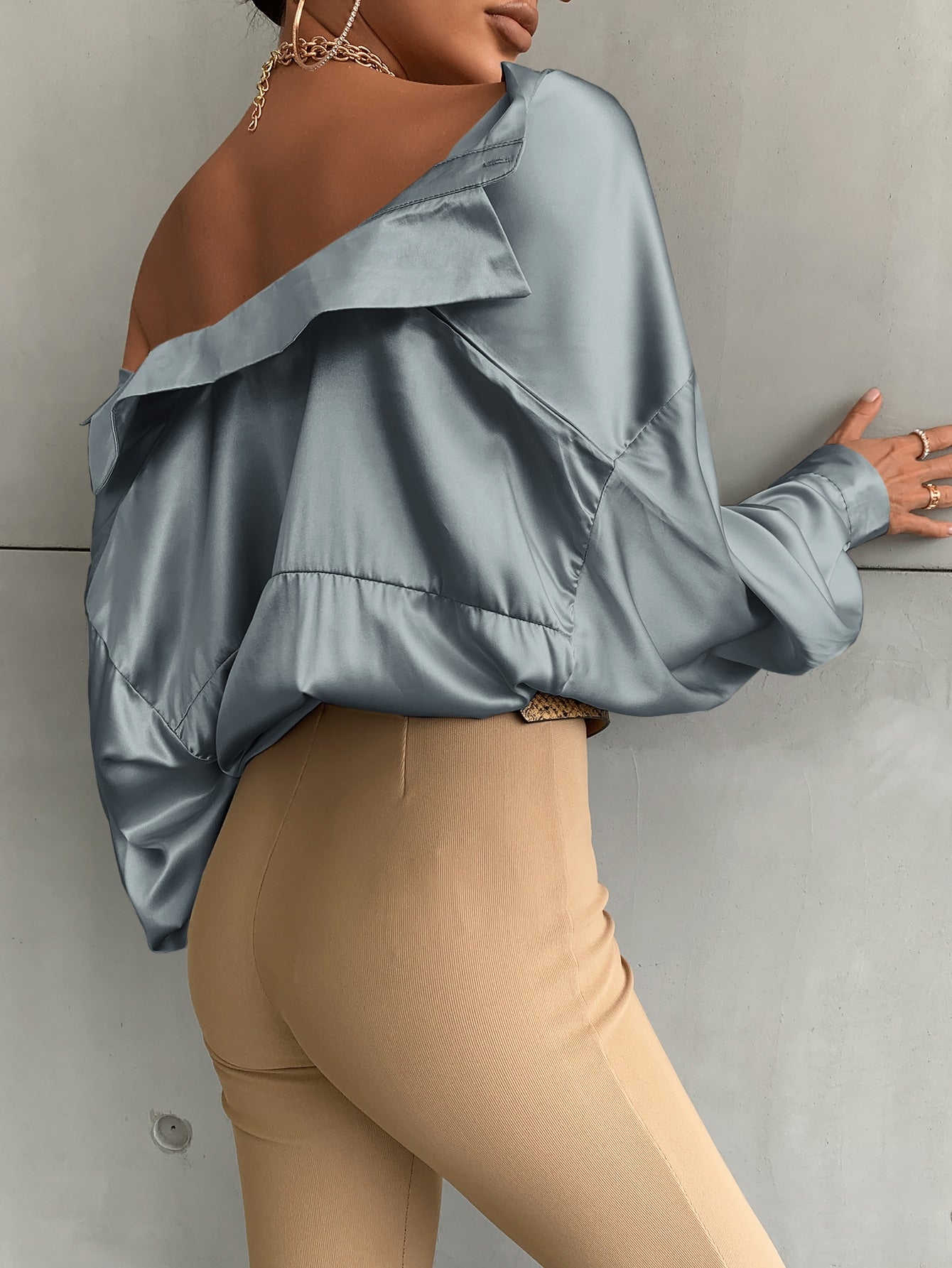 Shirt mit Bischofärmeln, Knopf