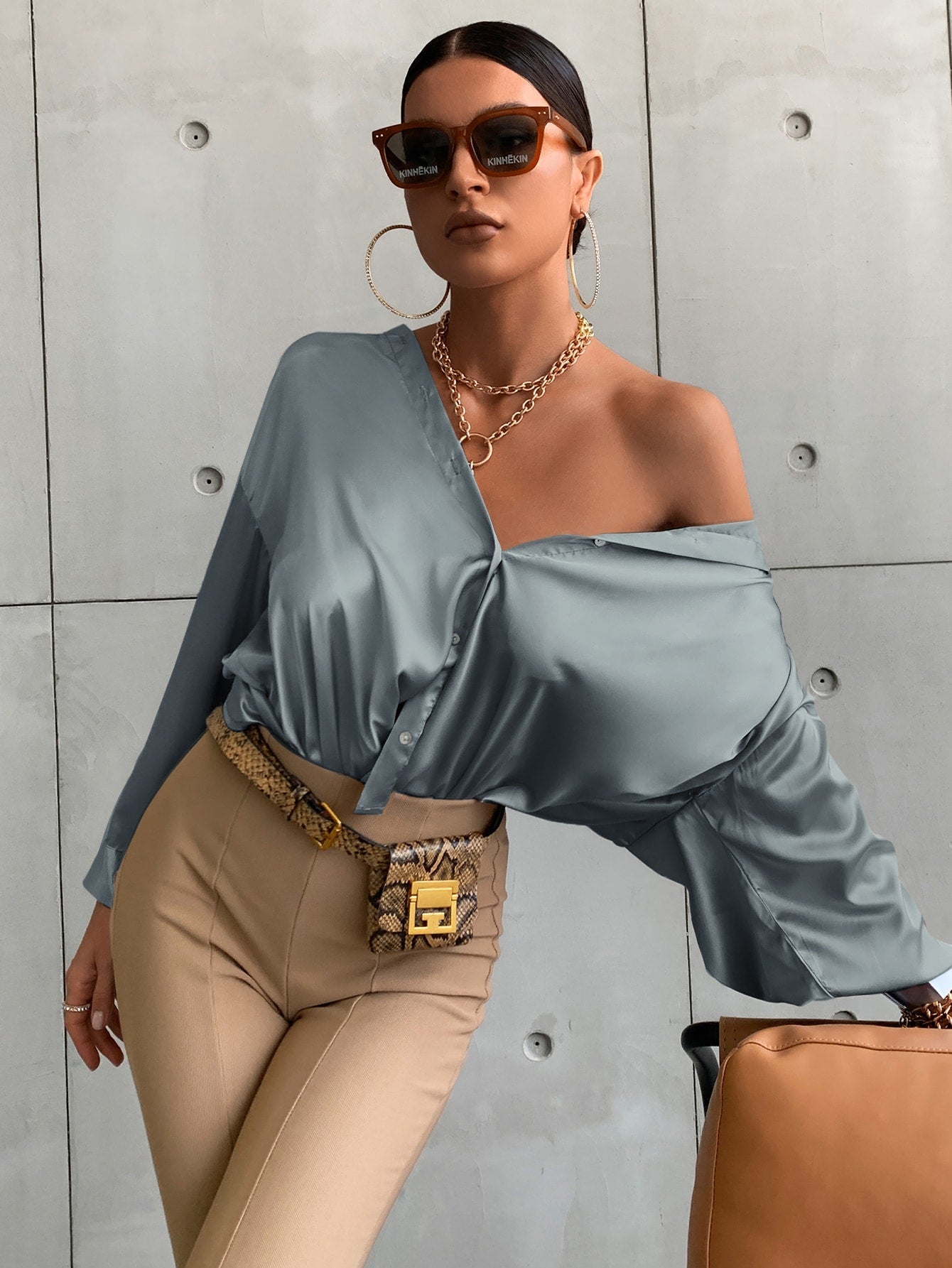 Shirt mit Bischofärmeln, Knopf