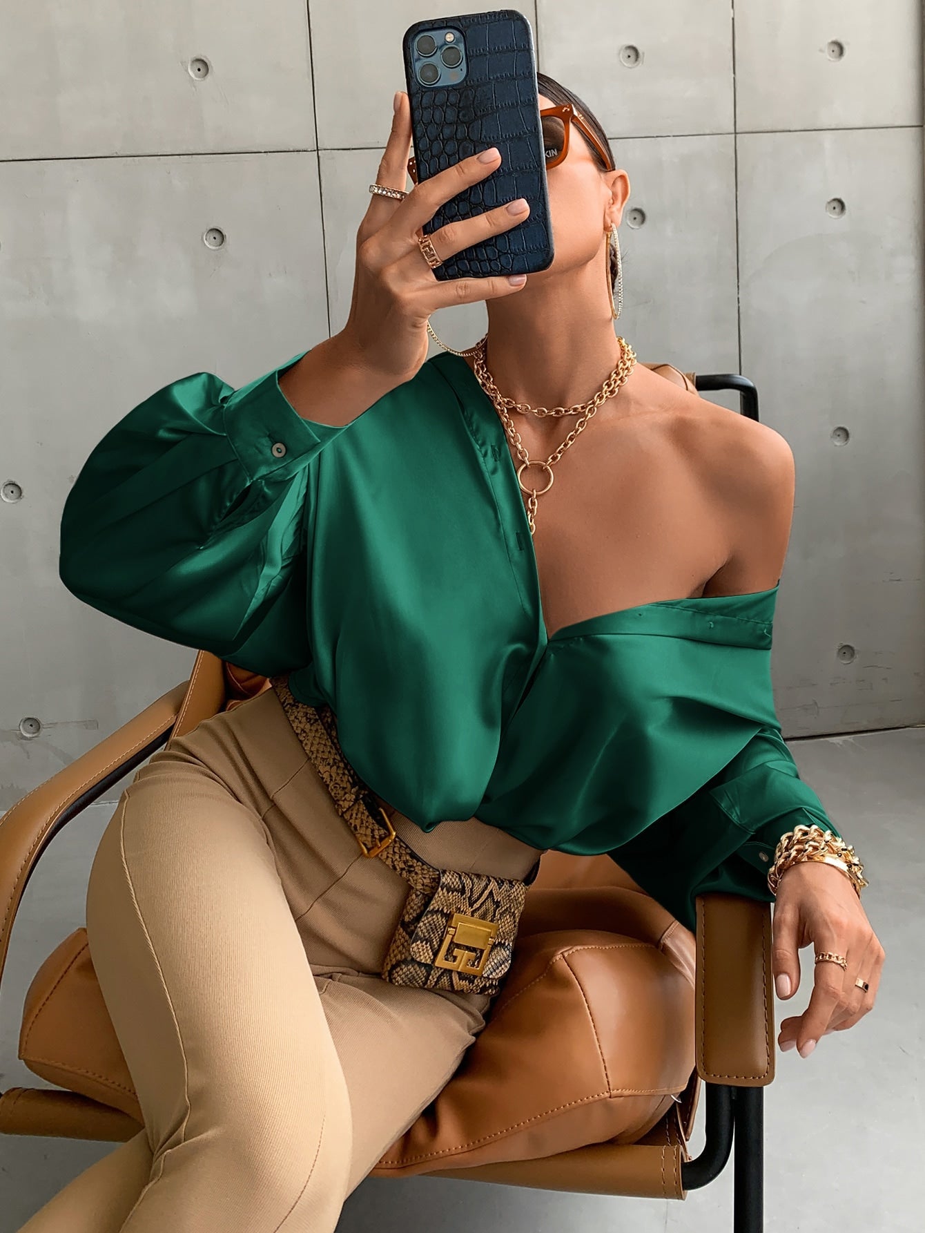 Shirt mit Bischofärmeln, Knopf