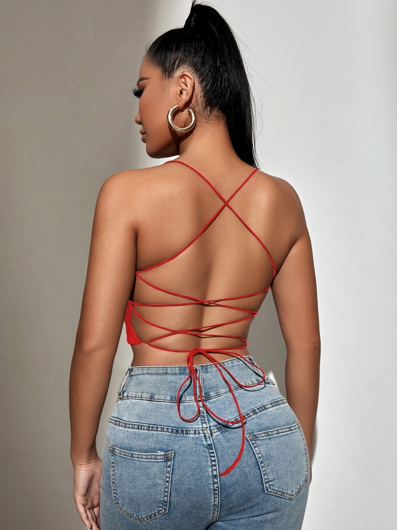 Rückenfreies Crop Cami Top mit Band