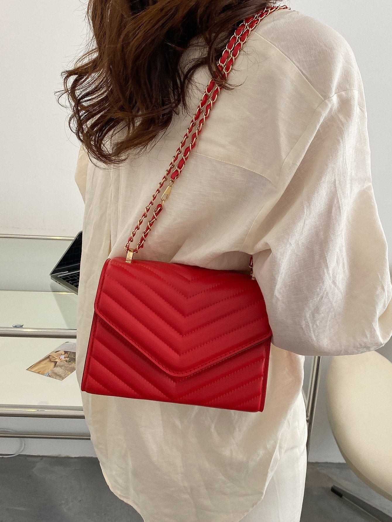 Quadratische Tasche mit Chevron Druckknopf