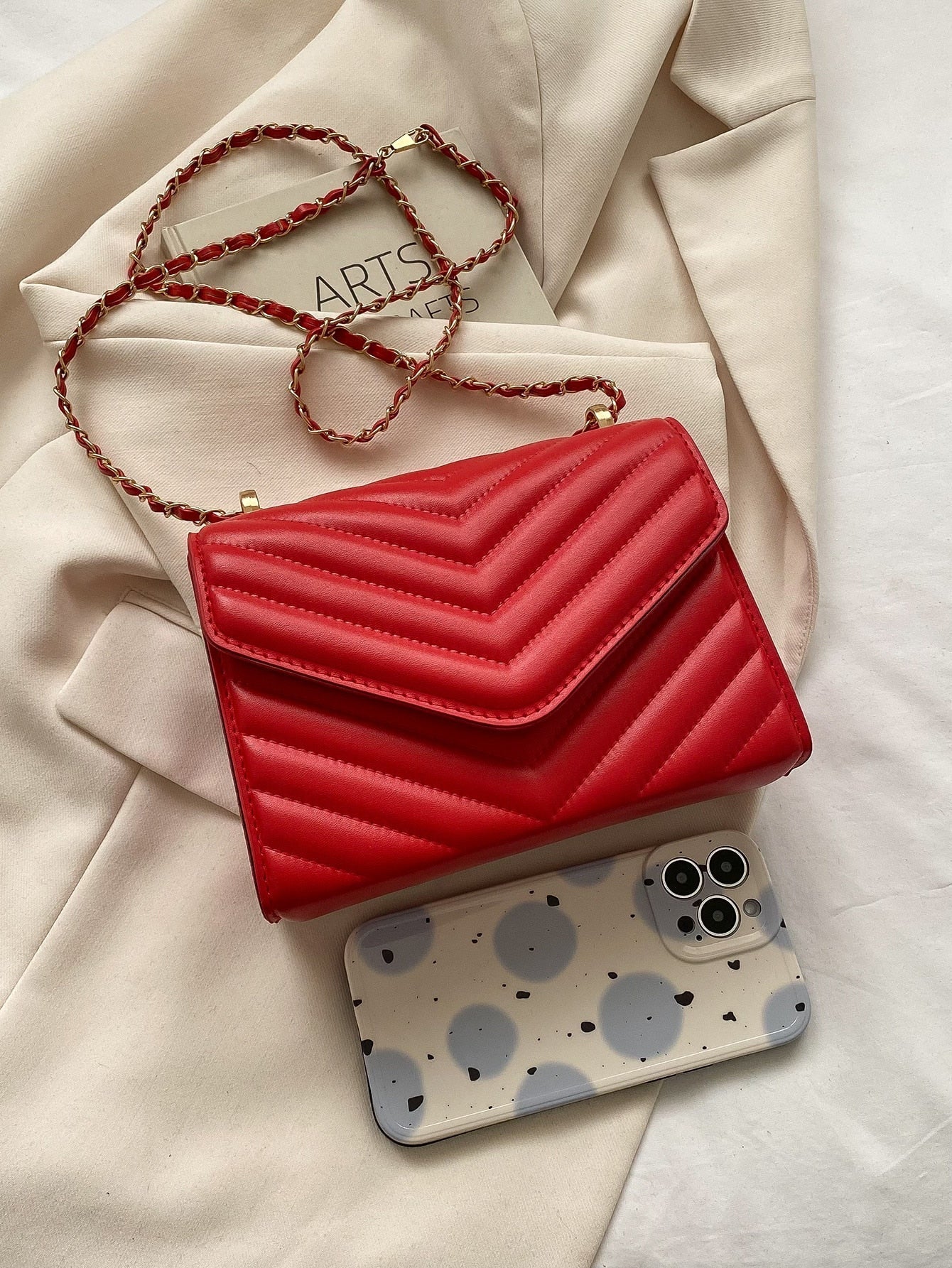 Quadratische Tasche mit Chevron Druckknopf