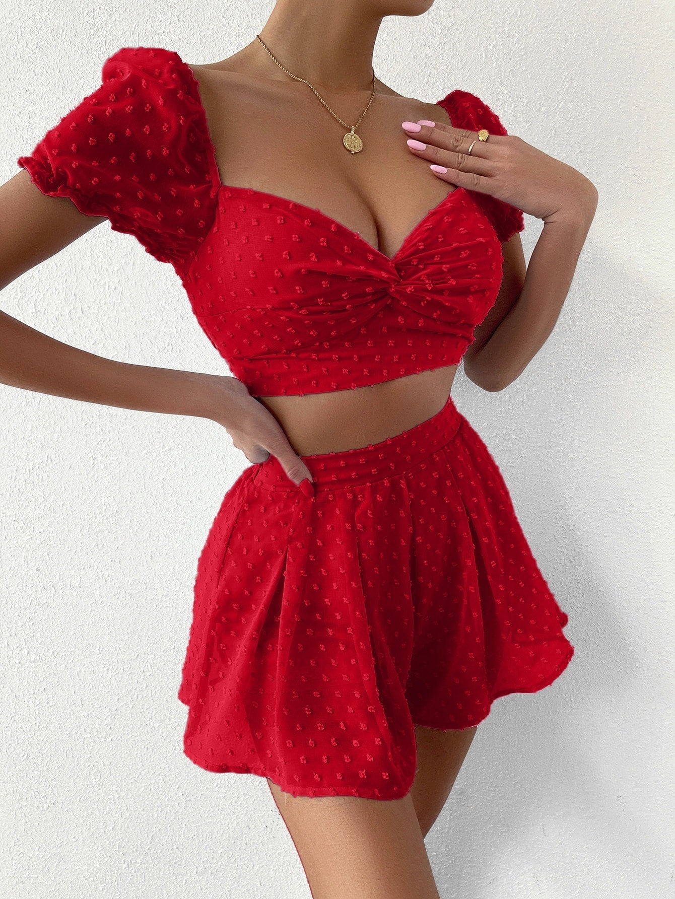 Punkten, Twist vorne, Puffärmeln, Band hinten, Crop Top & Shorts