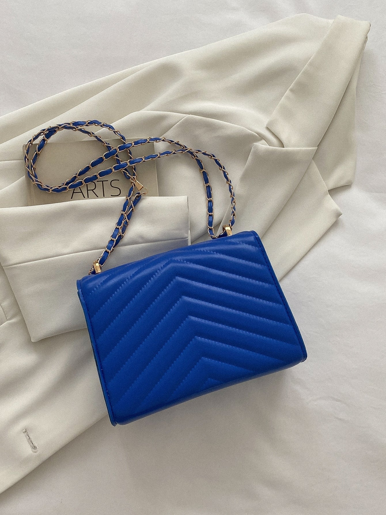 Quadratische Tasche mit Chevron Druckknopf