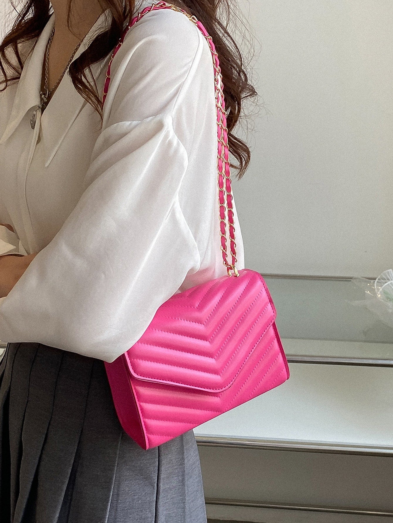 Quadratische Tasche mit Chevron Druckknopf