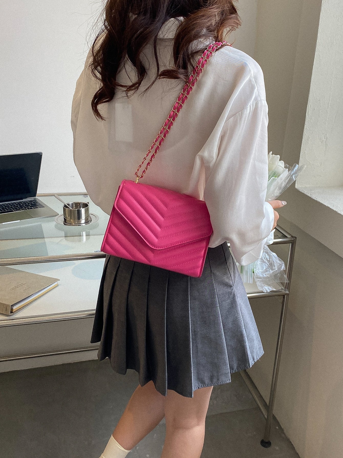 Quadratische Tasche mit Chevron Druckknopf