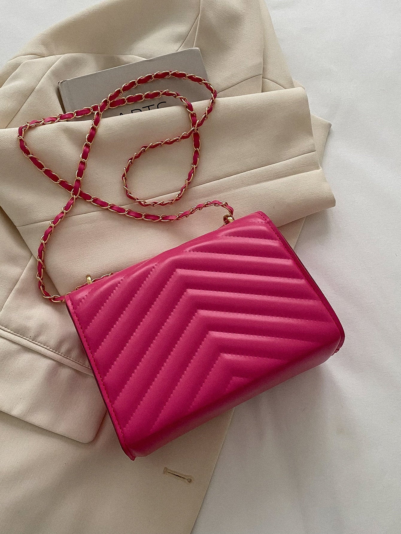 Quadratische Tasche mit Chevron Druckknopf