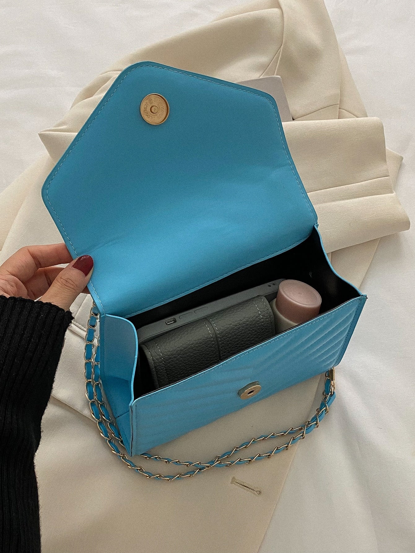 Quadratische Tasche mit Chevron Druckknopf