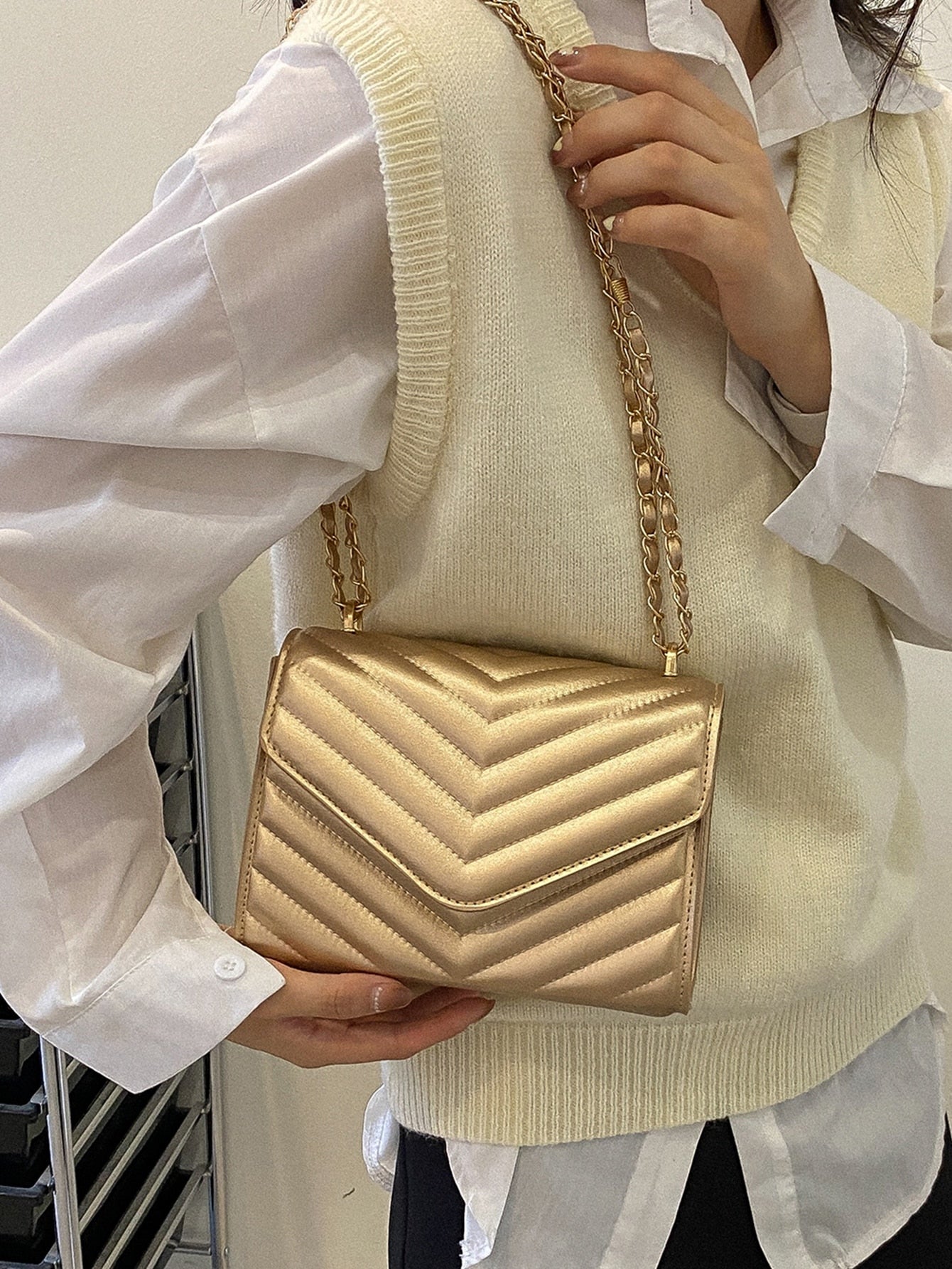 Quadratische Tasche mit Chevron Druckknopf