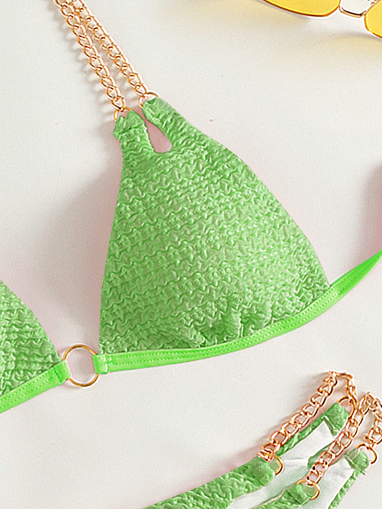 Triangle-Bikini mit Neckholder, Kette,
