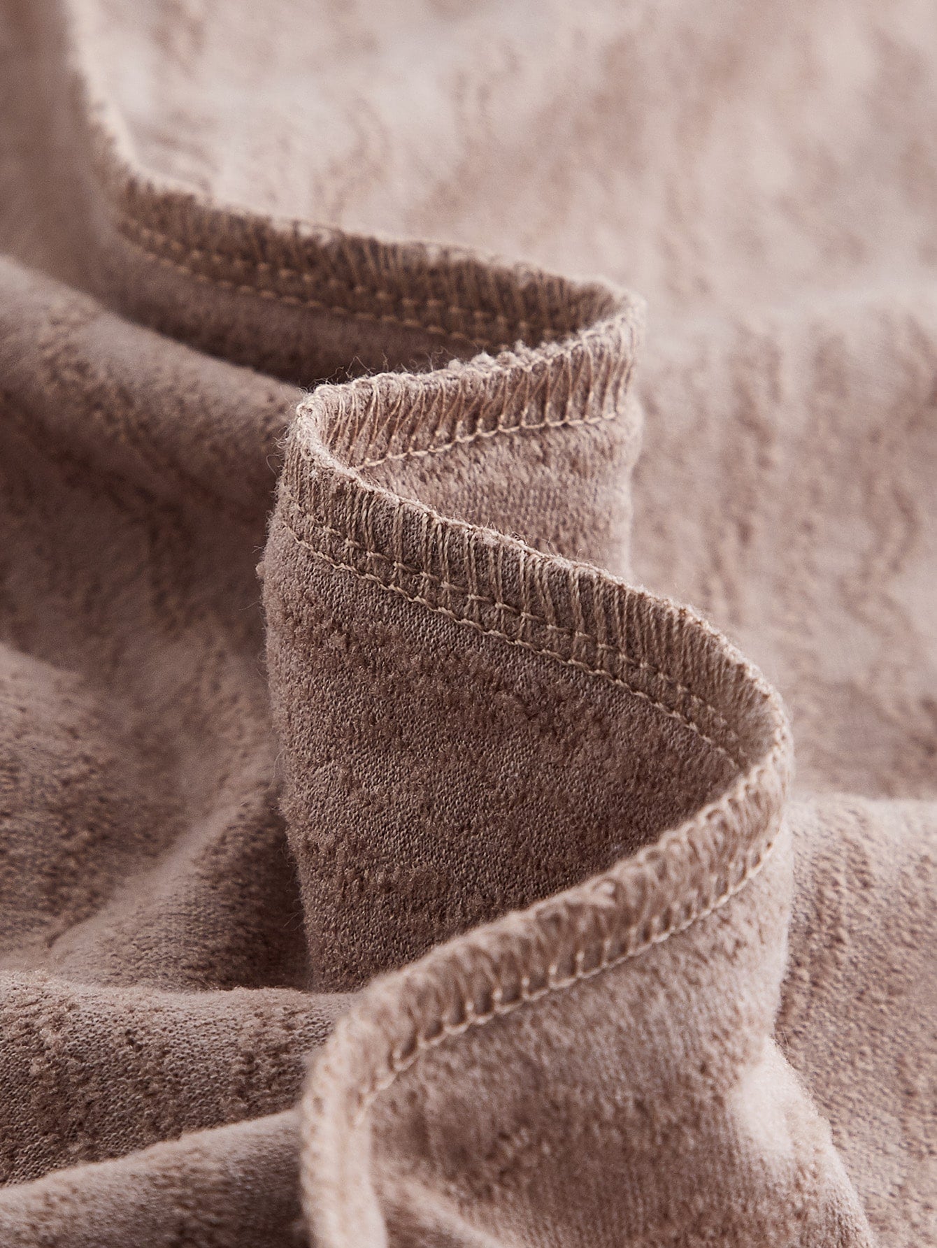 Cami Kleid mit Schlitz am Saum