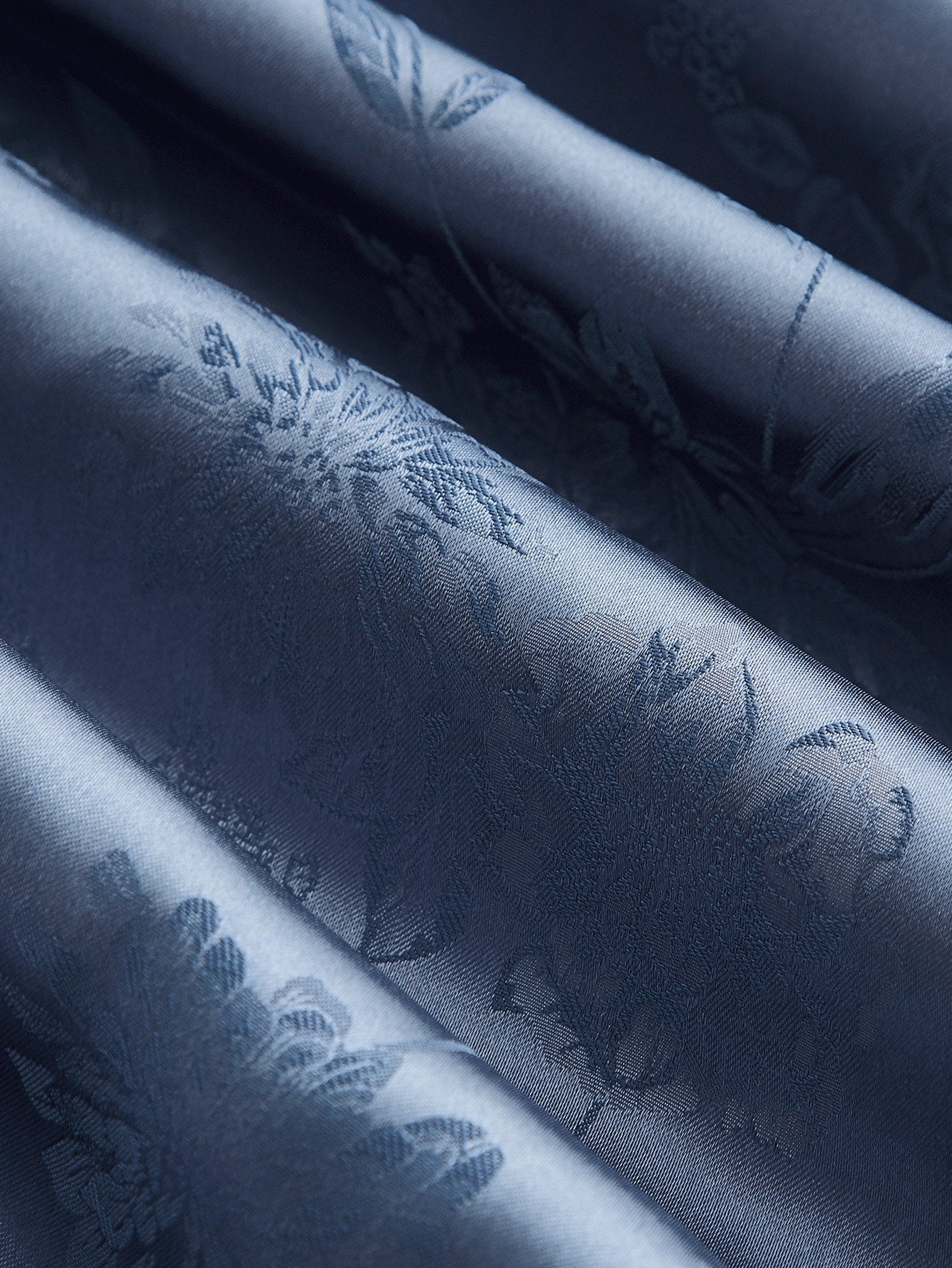 Belle Jacquard Satin Cami Kleid