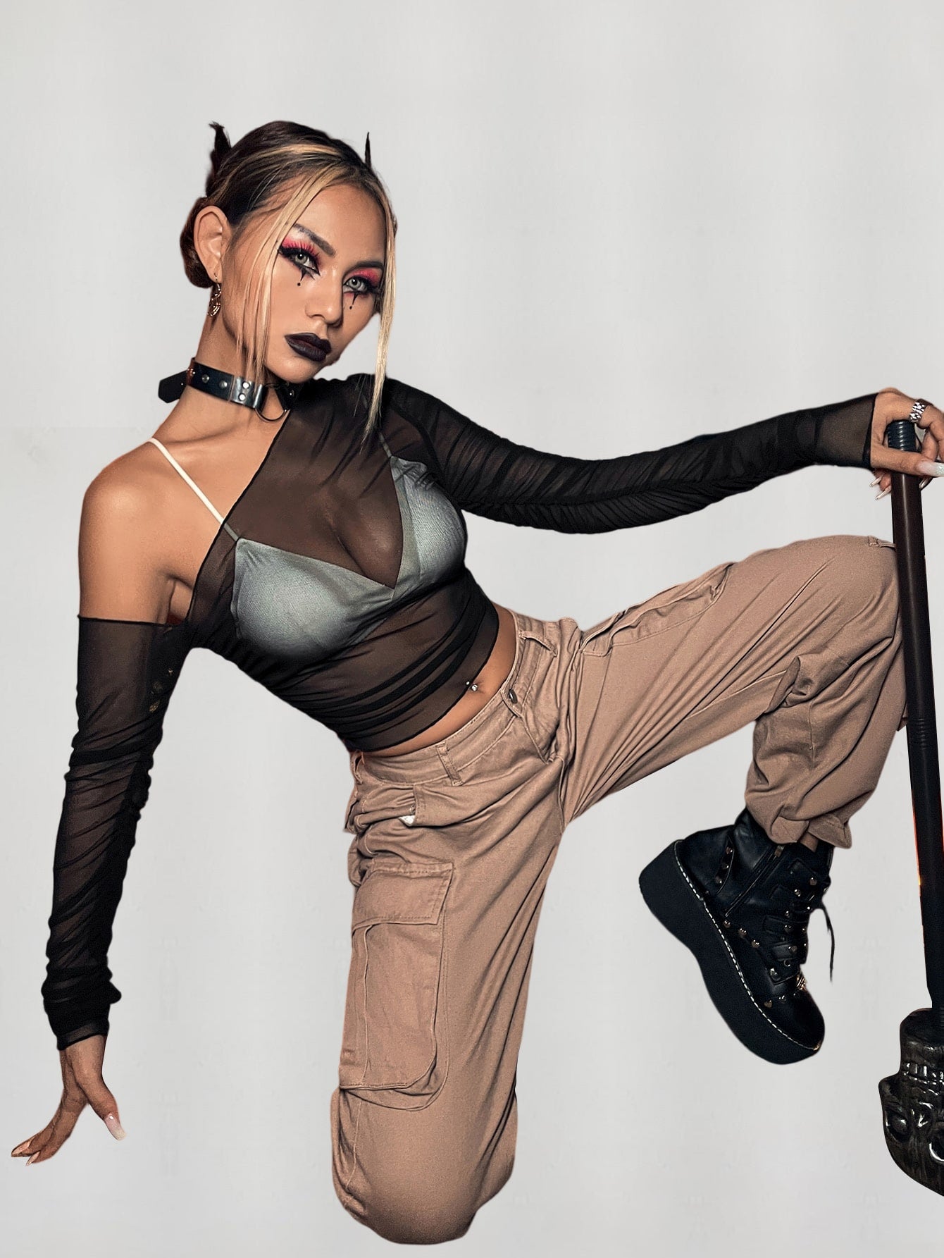 Top mit asymmetrischem Kragen, transparentem Netz, ohne BH