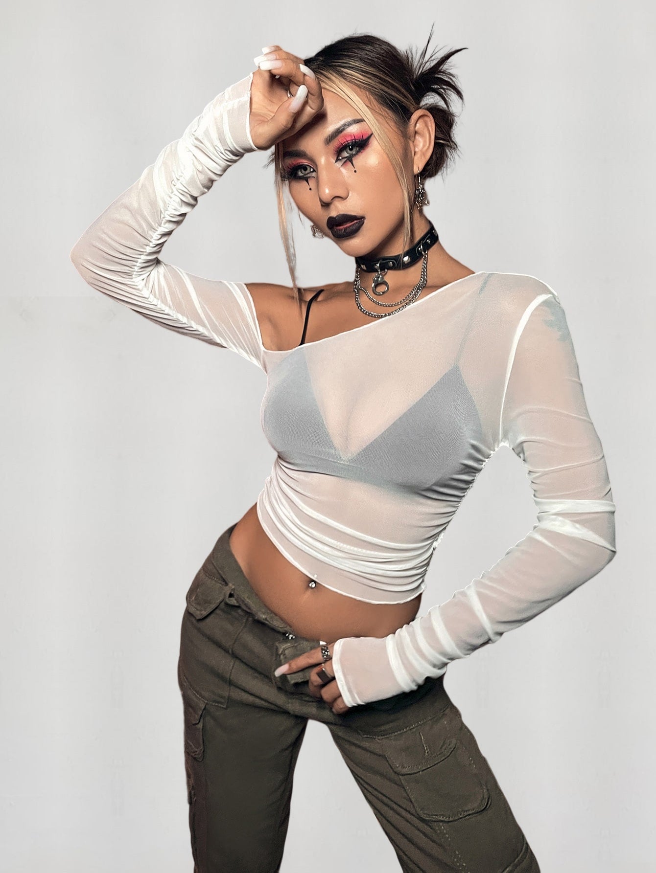 Top mit asymmetrischem Kragen, transparentem Netz, ohne BH