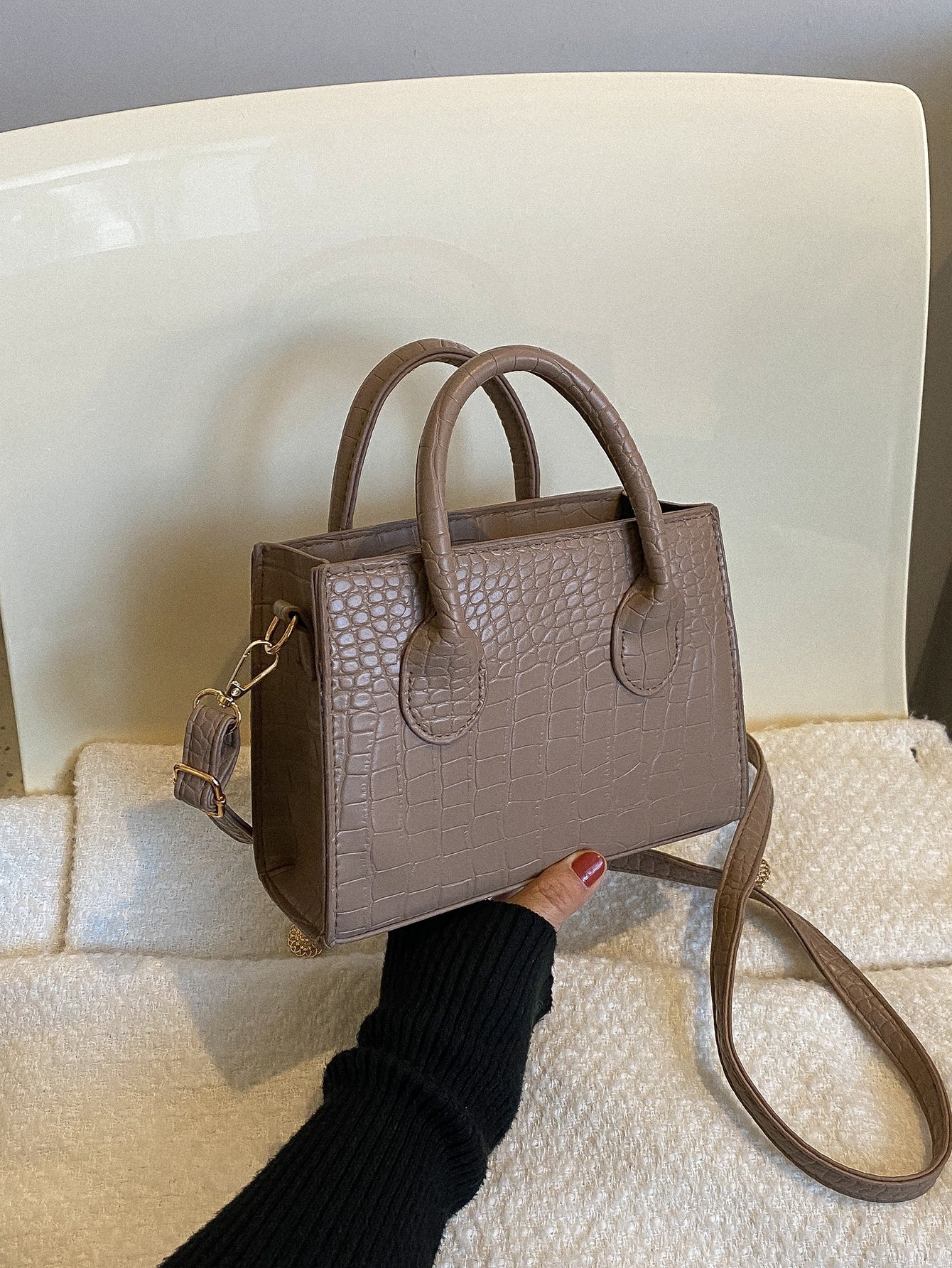 Quadratische Tasche mit Krokodil Prägung, Doppelgriff