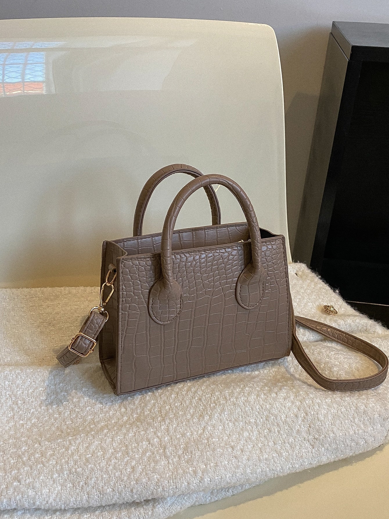 Quadratische Tasche mit Krokodil Prägung, Doppelgriff