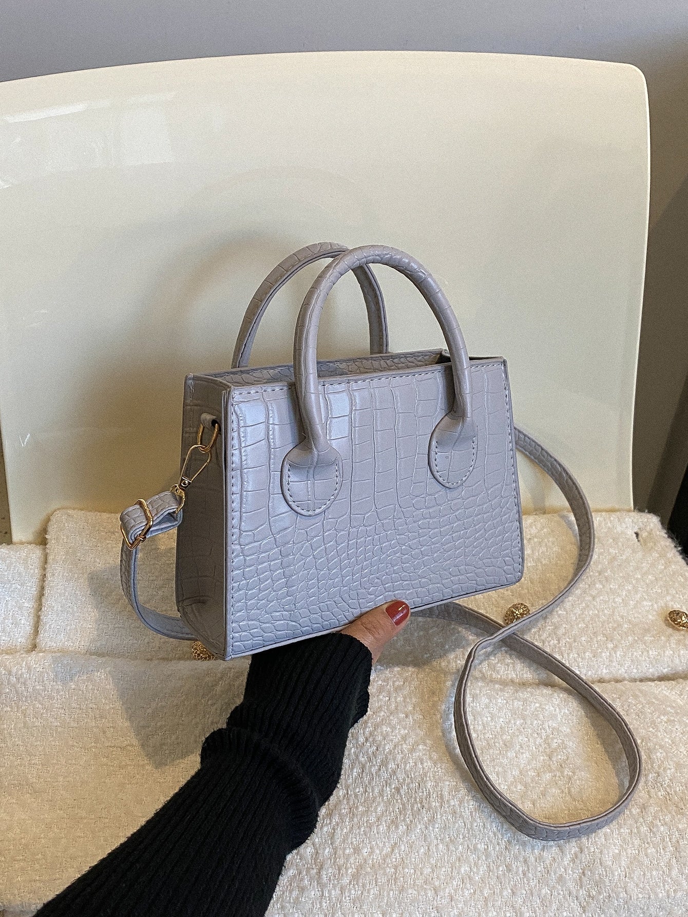 Quadratische Tasche mit Krokodil Prägung, Doppelgriff