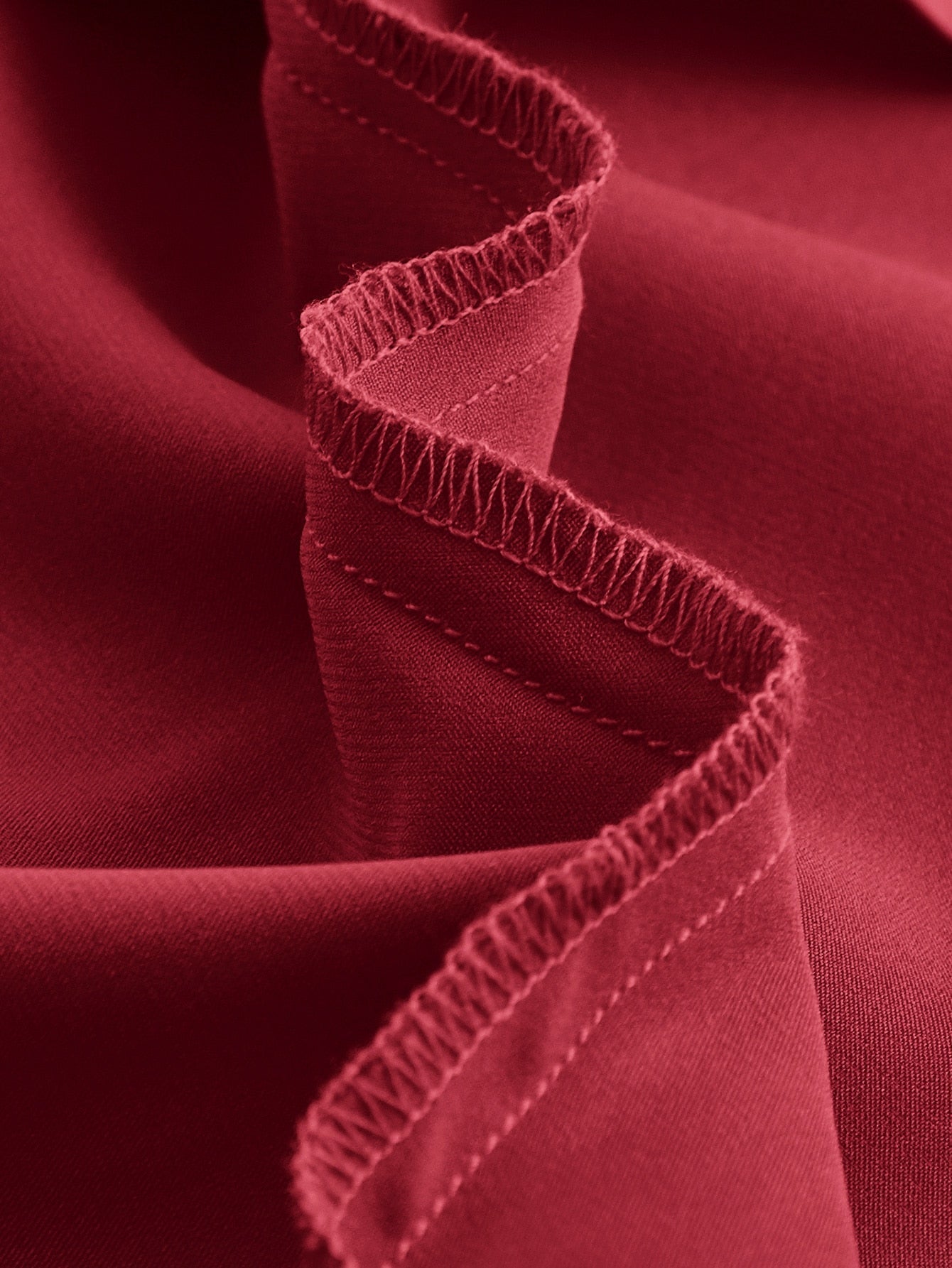 Cami Kleid mit Wasserfallausschnitt, asymmetrischem Saum