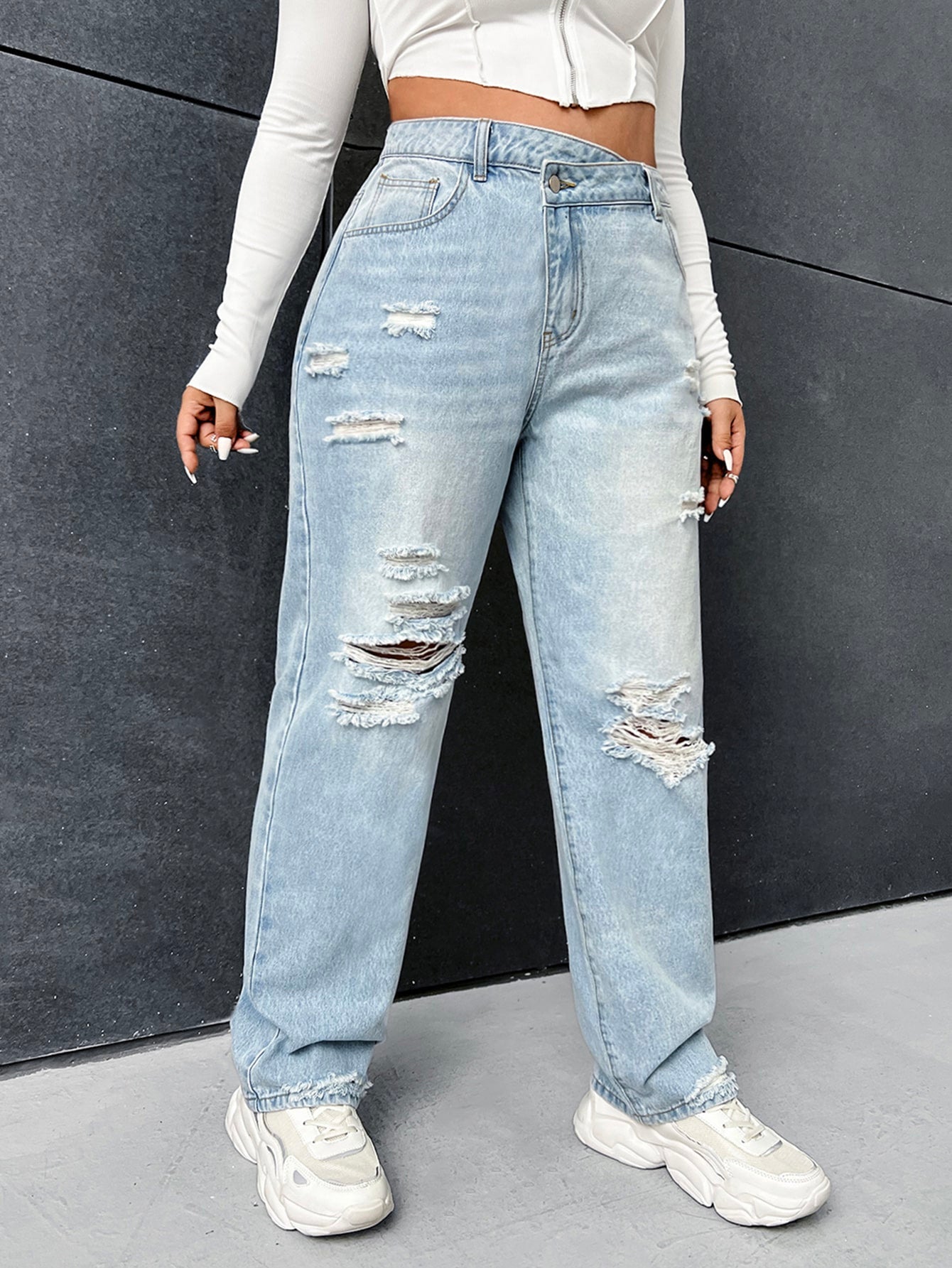 PLUSsize Jeans mit geradem Beinschnitt, Riss