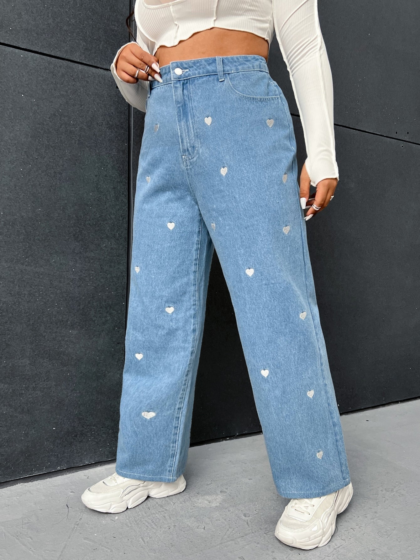 Plussize Jeans mit geradem Beinschnitt, Herz Stickerei