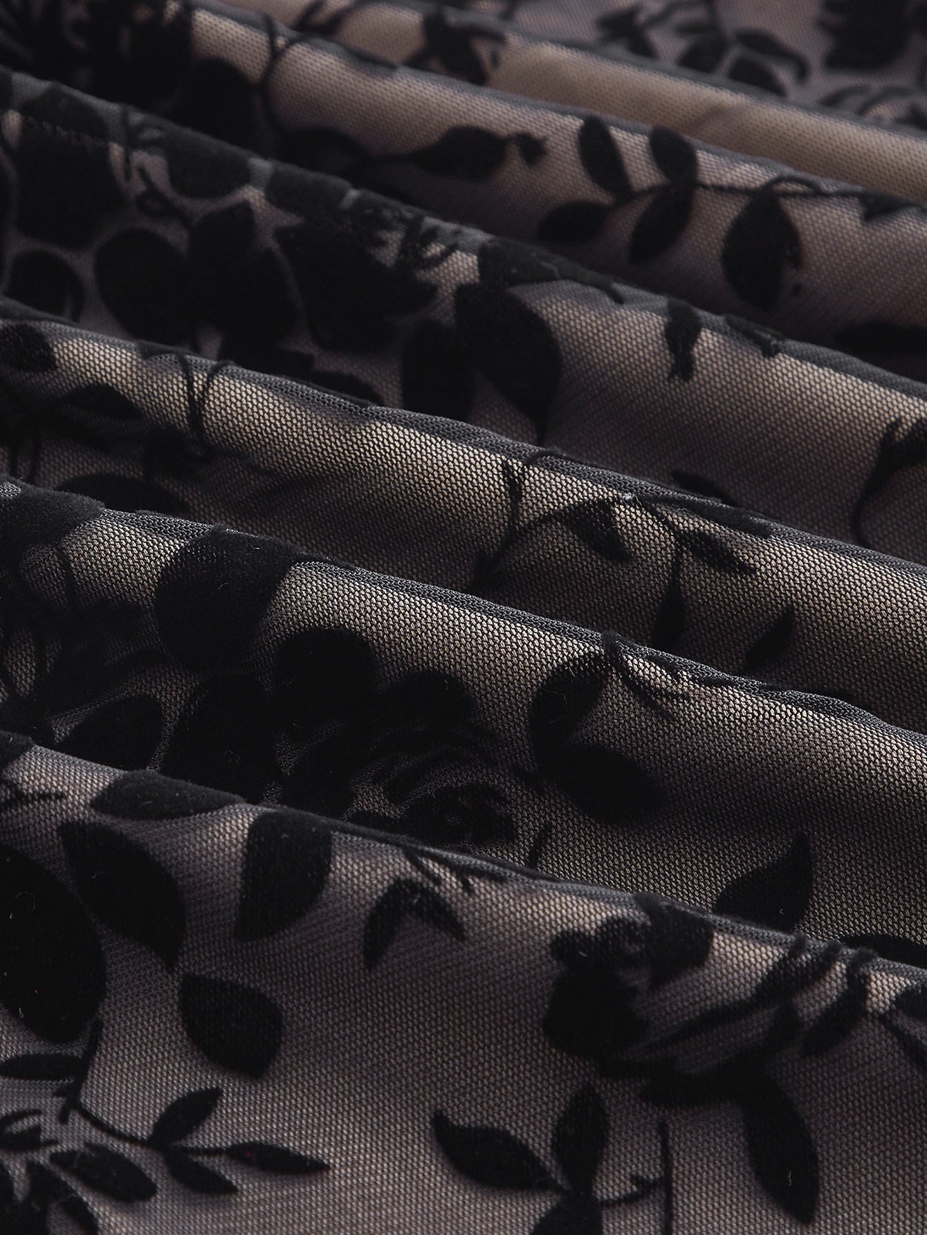 Cami Kleid mit Blume Muster, Rüschen, Schlitz