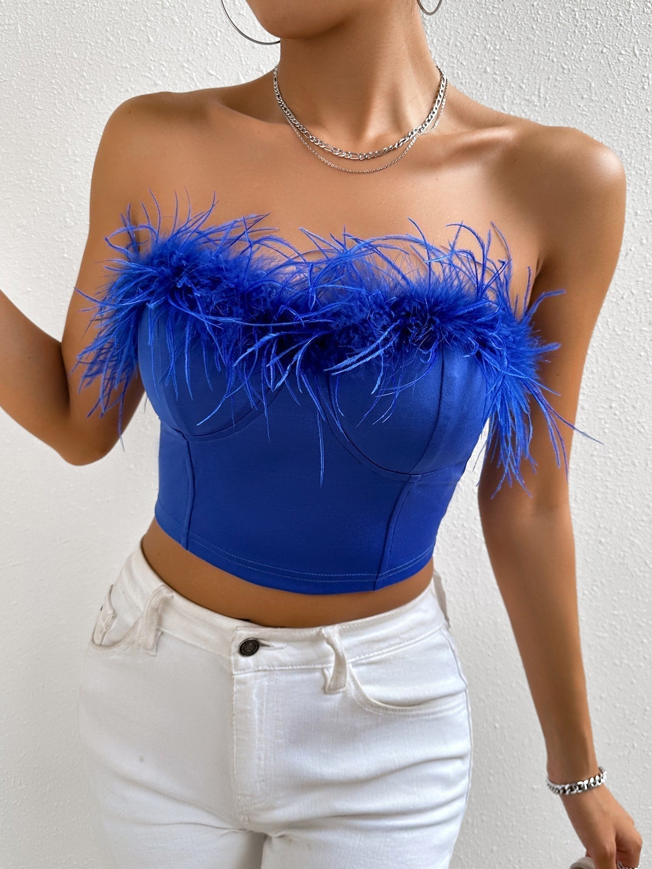 Stück Crop Tube Top mit flaumig Besatz Vollbusiger