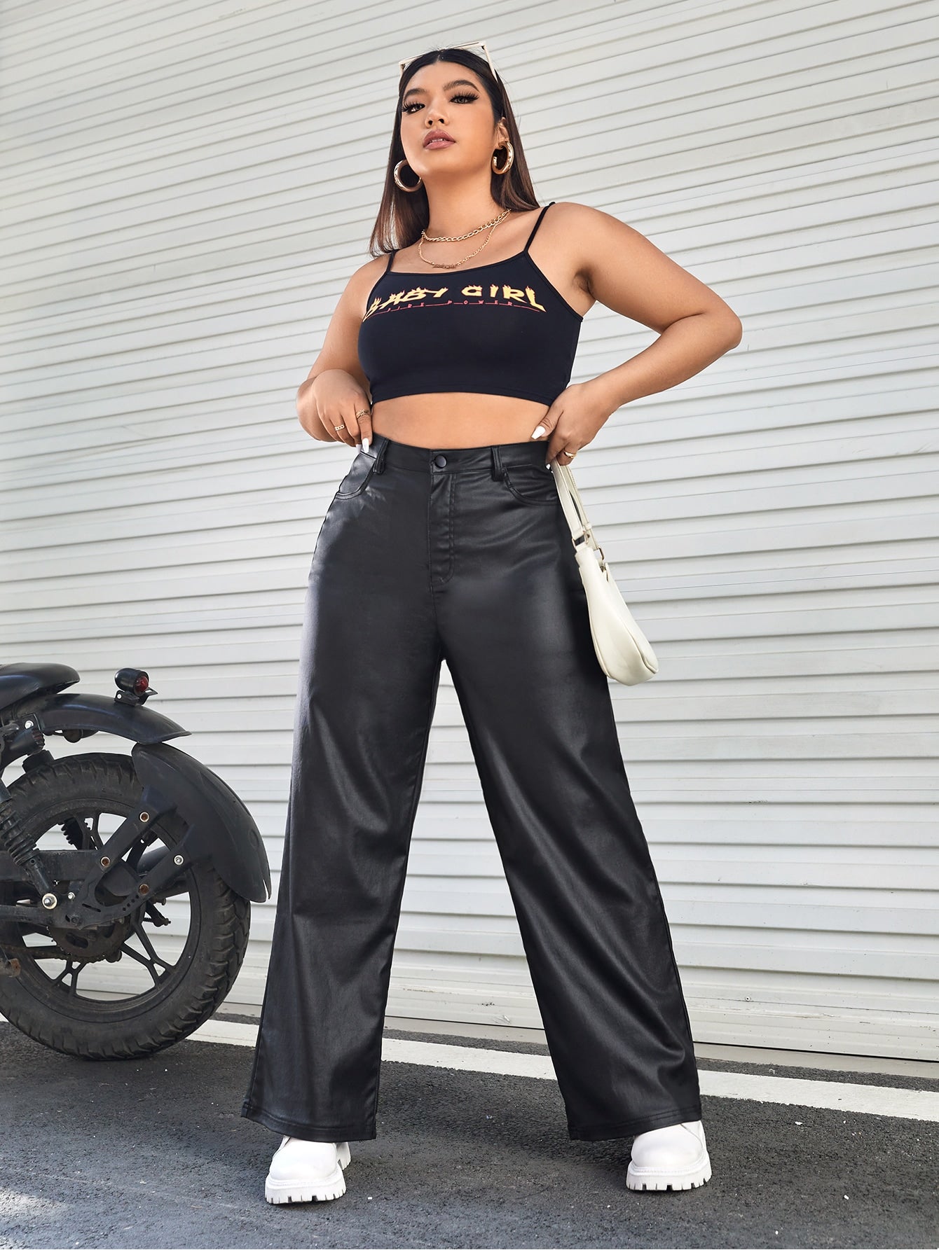 Plussize Jeans mit geradem Beinschnitt, Lederoptik