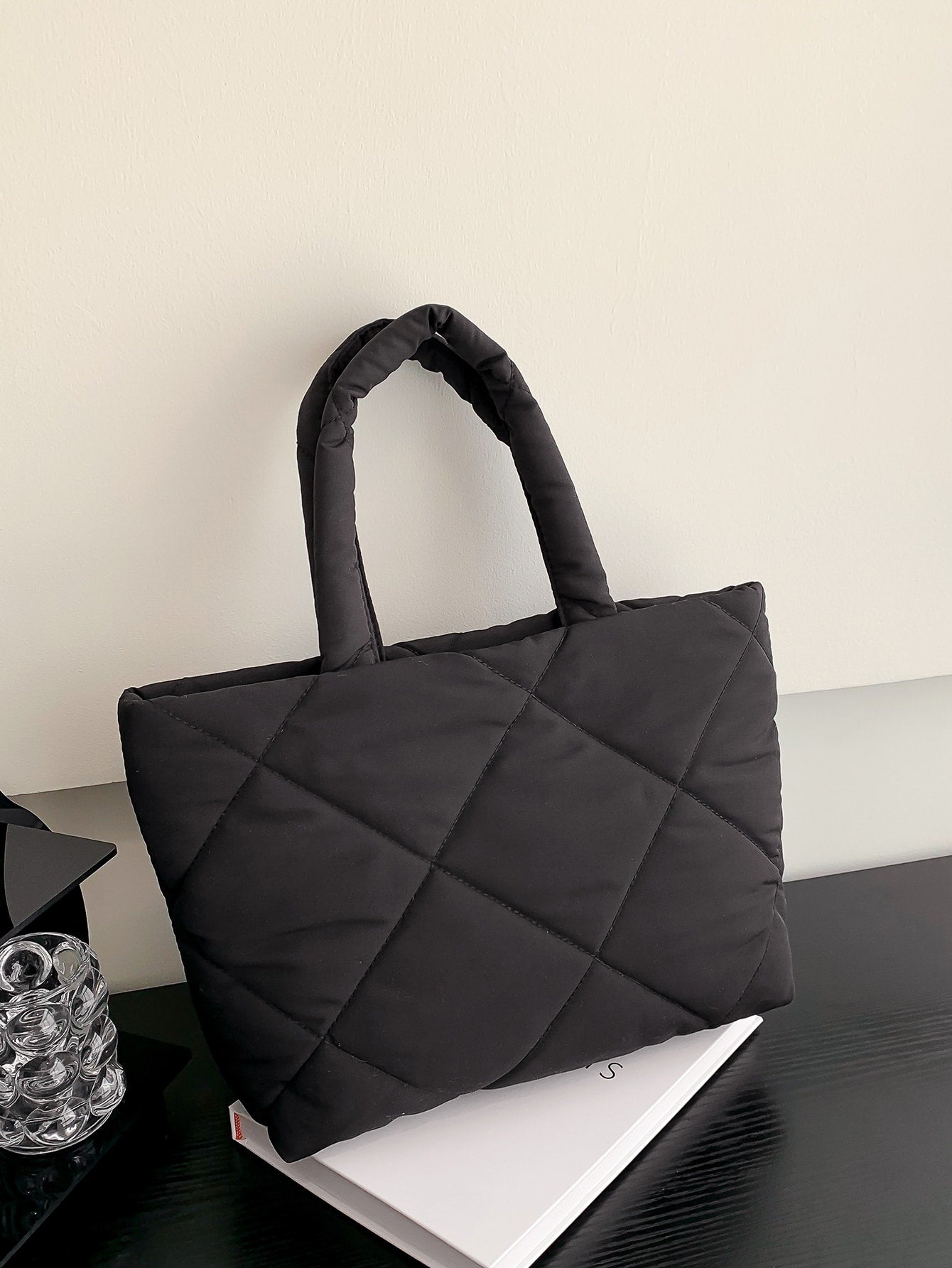 Schultertasche mit Gesteppt