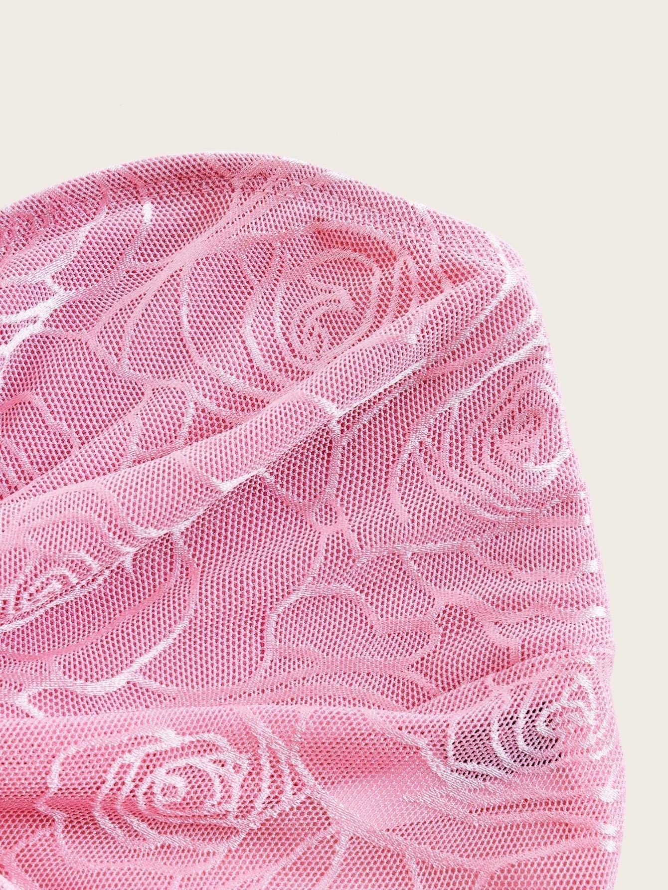 Tube Top mit Twist vorne, asymmetrischem Saum,