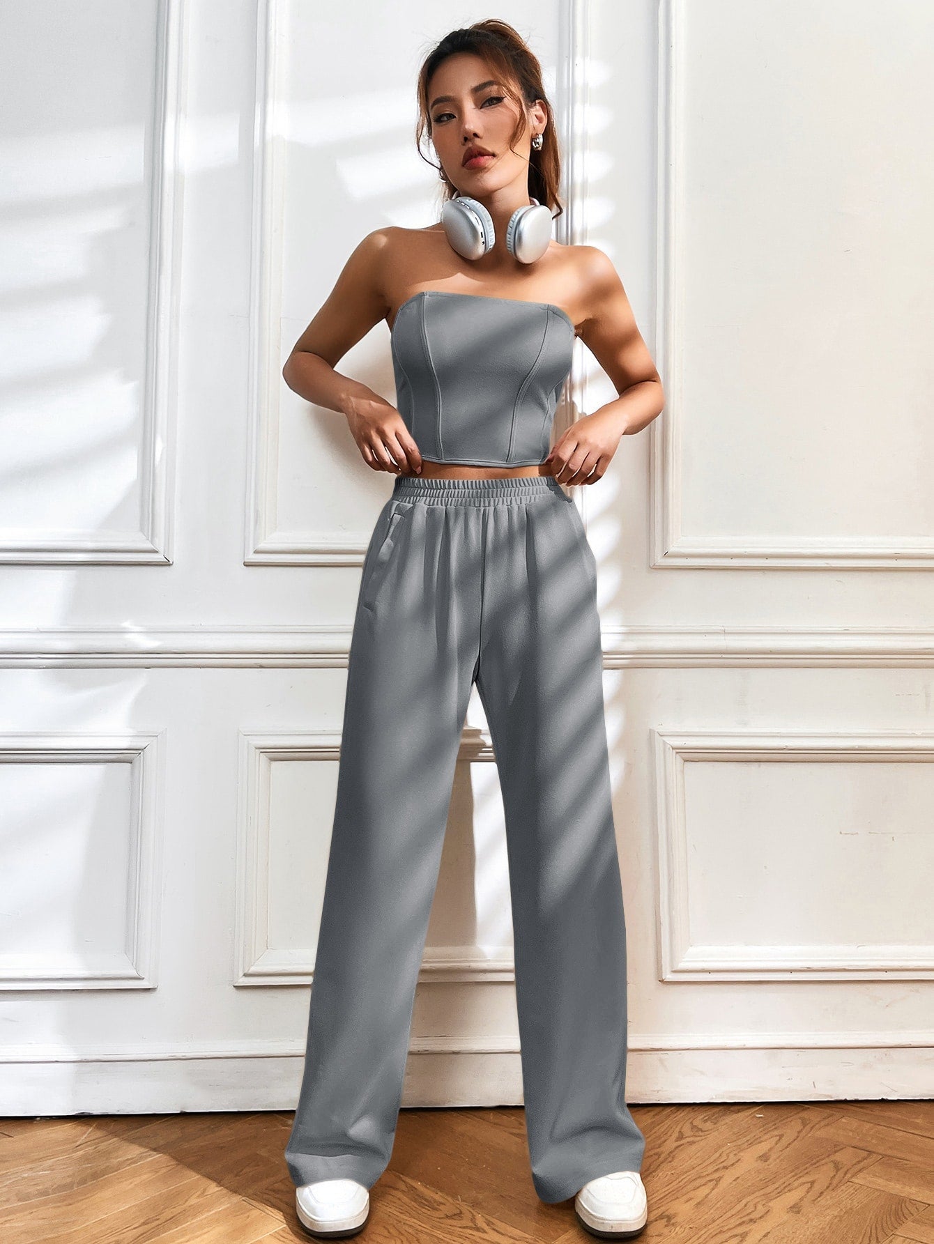 Crop Tube Top mit Reißverschluss hinten, & Hose mit weiten Beinen