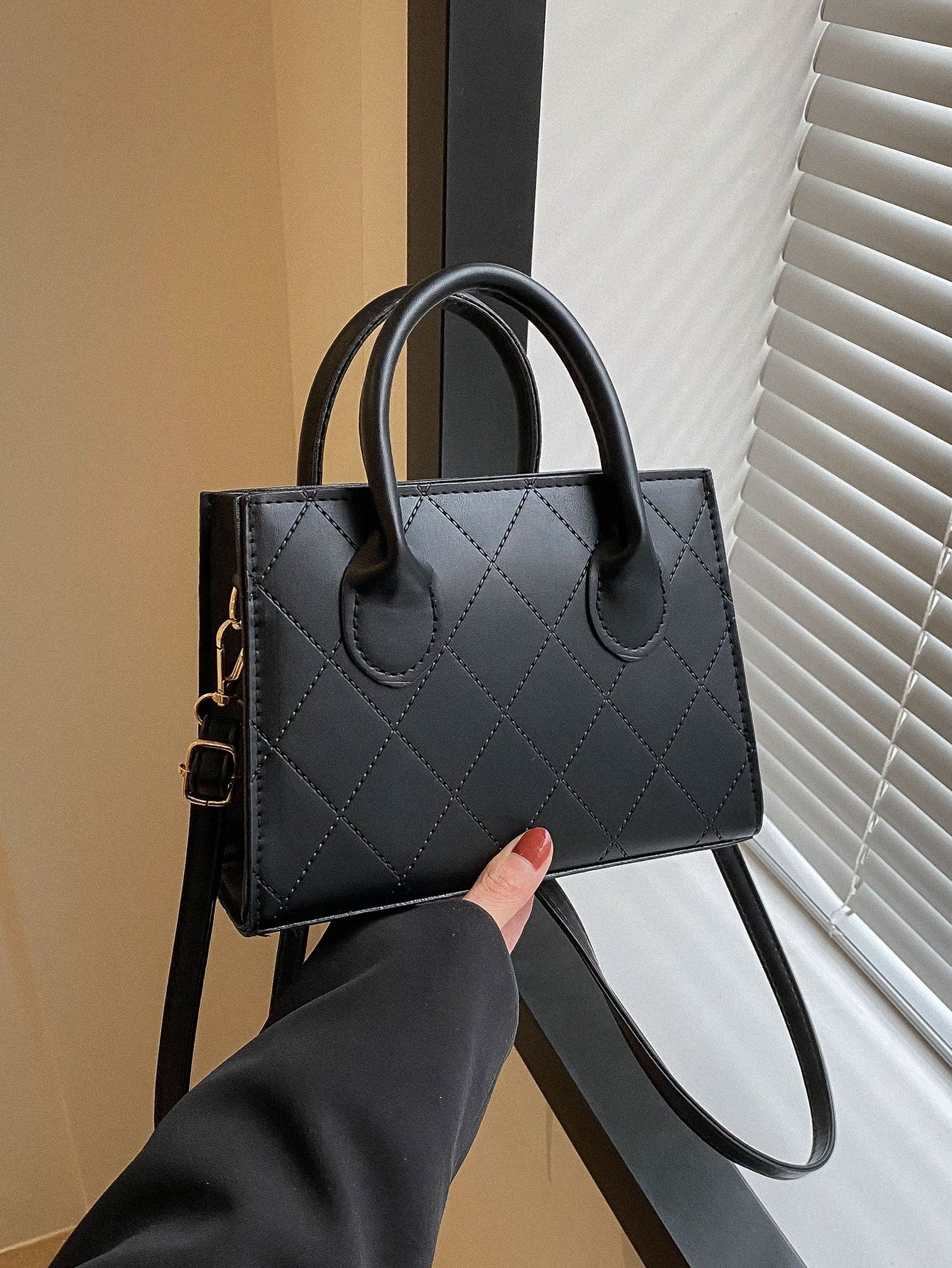 Quadratische Tasche mit Krokodil Prägung, Doppelgriff