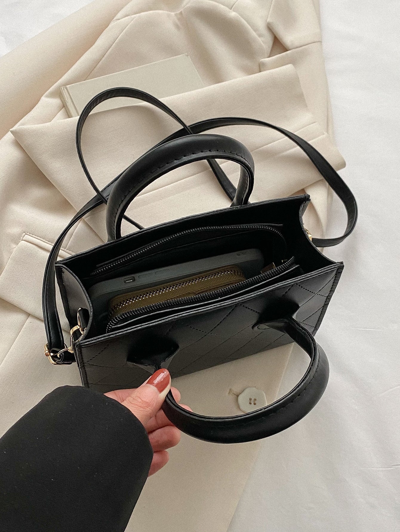 Quadratische Tasche mit Krokodil Prägung, Doppelgriff