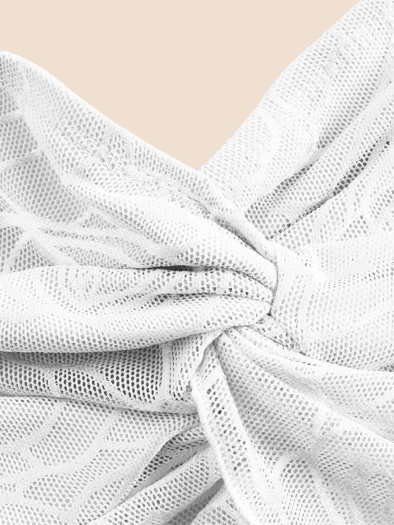 Tube Top mit Twist vorne, asymmetrischem Saum,