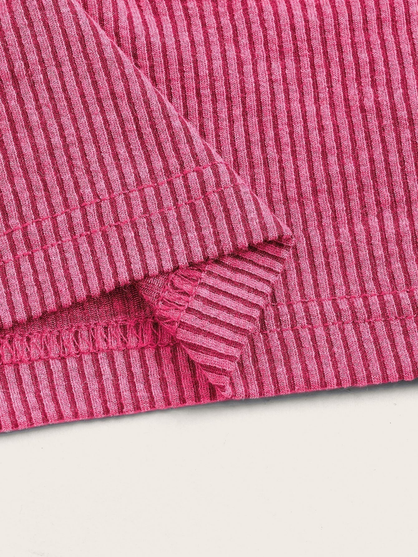 ICON Crop Cami Top mit Buchstabe Flicken Detail