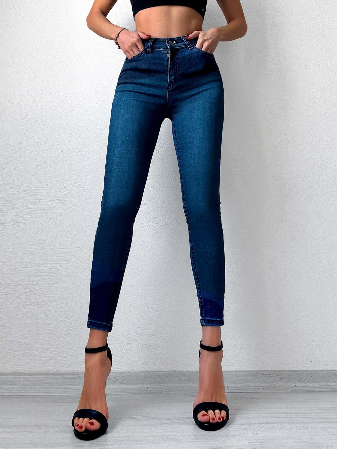 Schmale Jeans mit hoher Taille