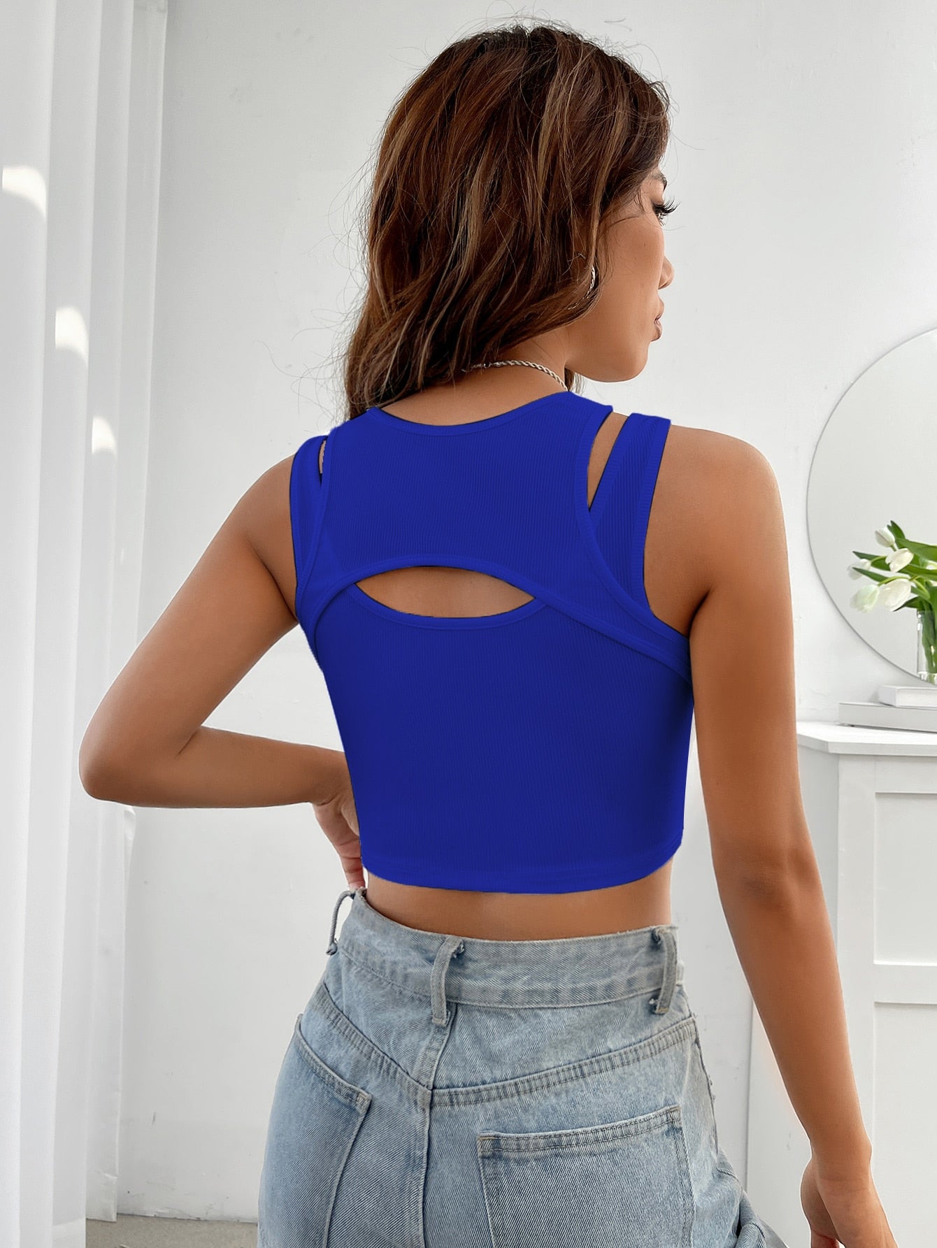 Crop Tank Top mit Ausschnitt vorne