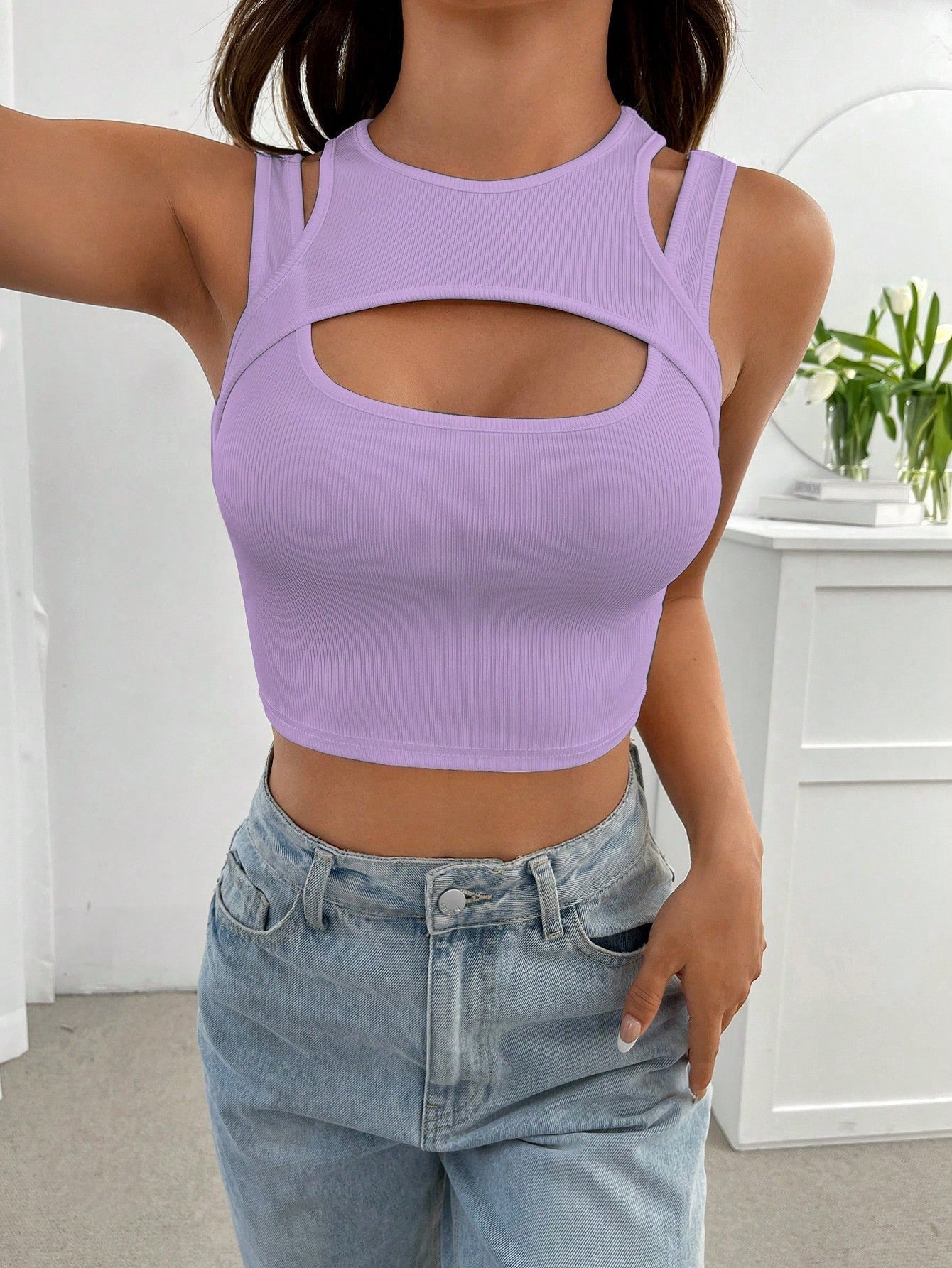 Crop Tank Top mit Ausschnitt vorne