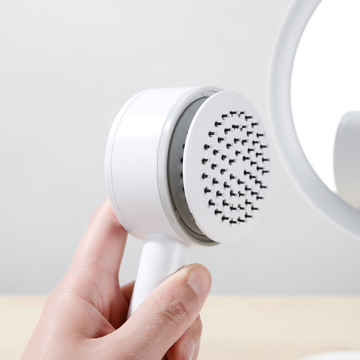 PureBrush™ | Die #1 Haarbürste, die immer sauber bleibt!