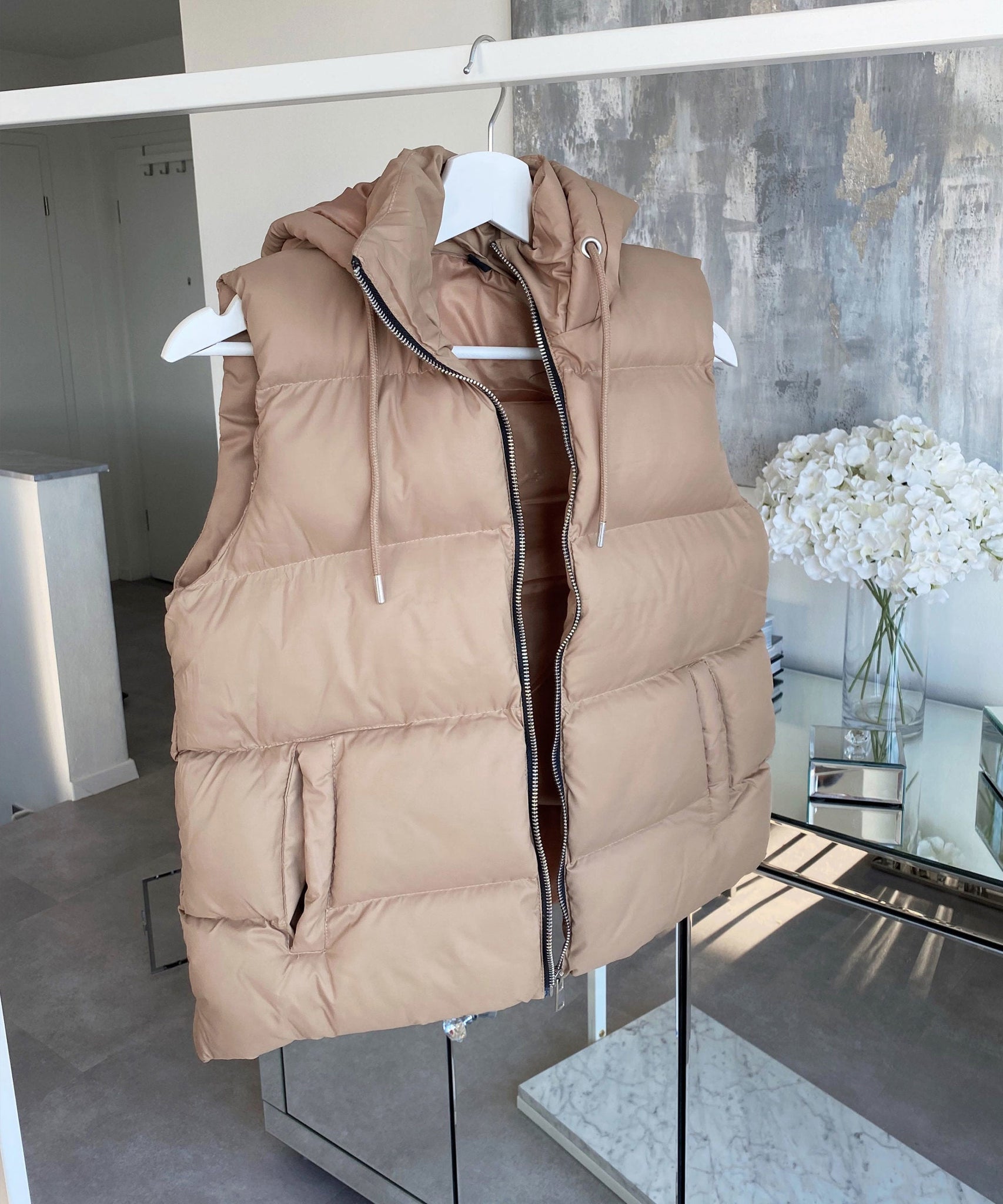 Weste Megan Kurz Camel