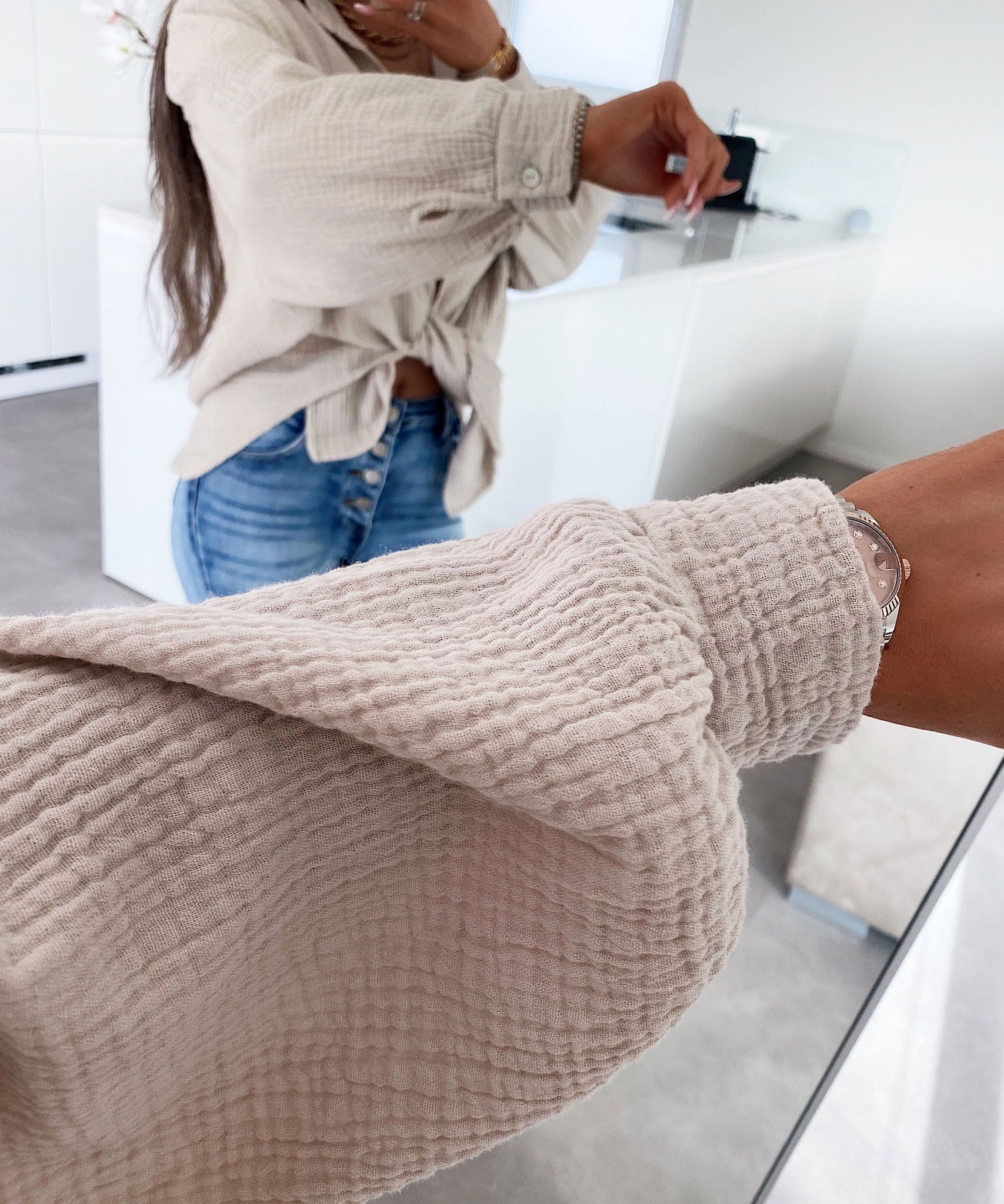 Oversize Musselin Bluse Freya Beige Kurz.