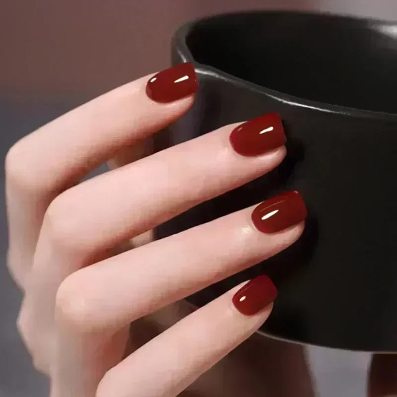 Lustrella™ - Stilvolles kurzes Fake-Nägel-Set