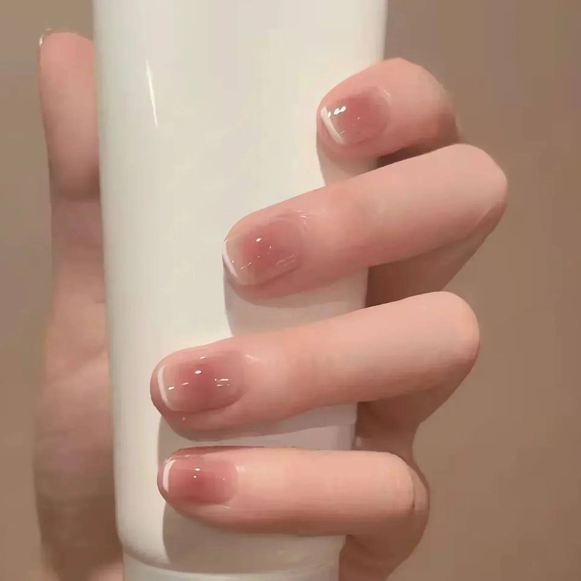 Lustrella™ - Stilvolles kurzes Fake-Nägel-Set