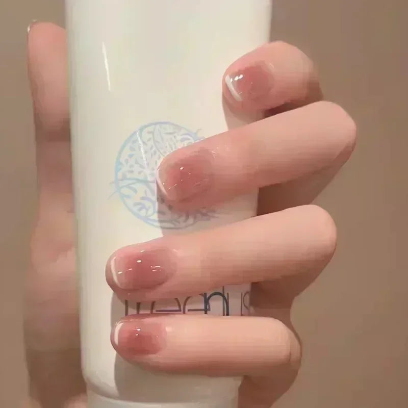 Lustrella™ - Stilvolles kurzes Fake-Nägel-Set