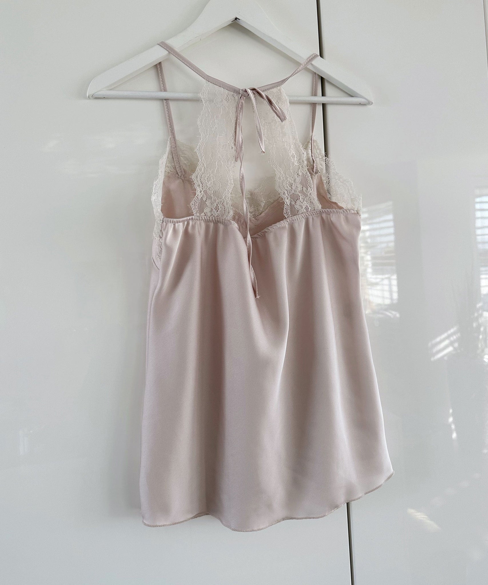 Spitzen Satin Top Cecilia Beige
